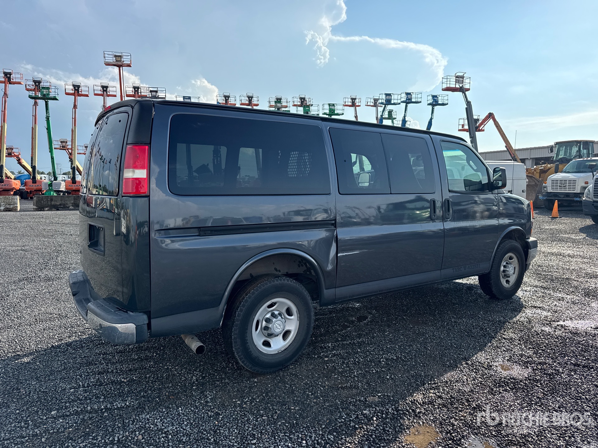 General Appearance with Picture, Right Rear Corner