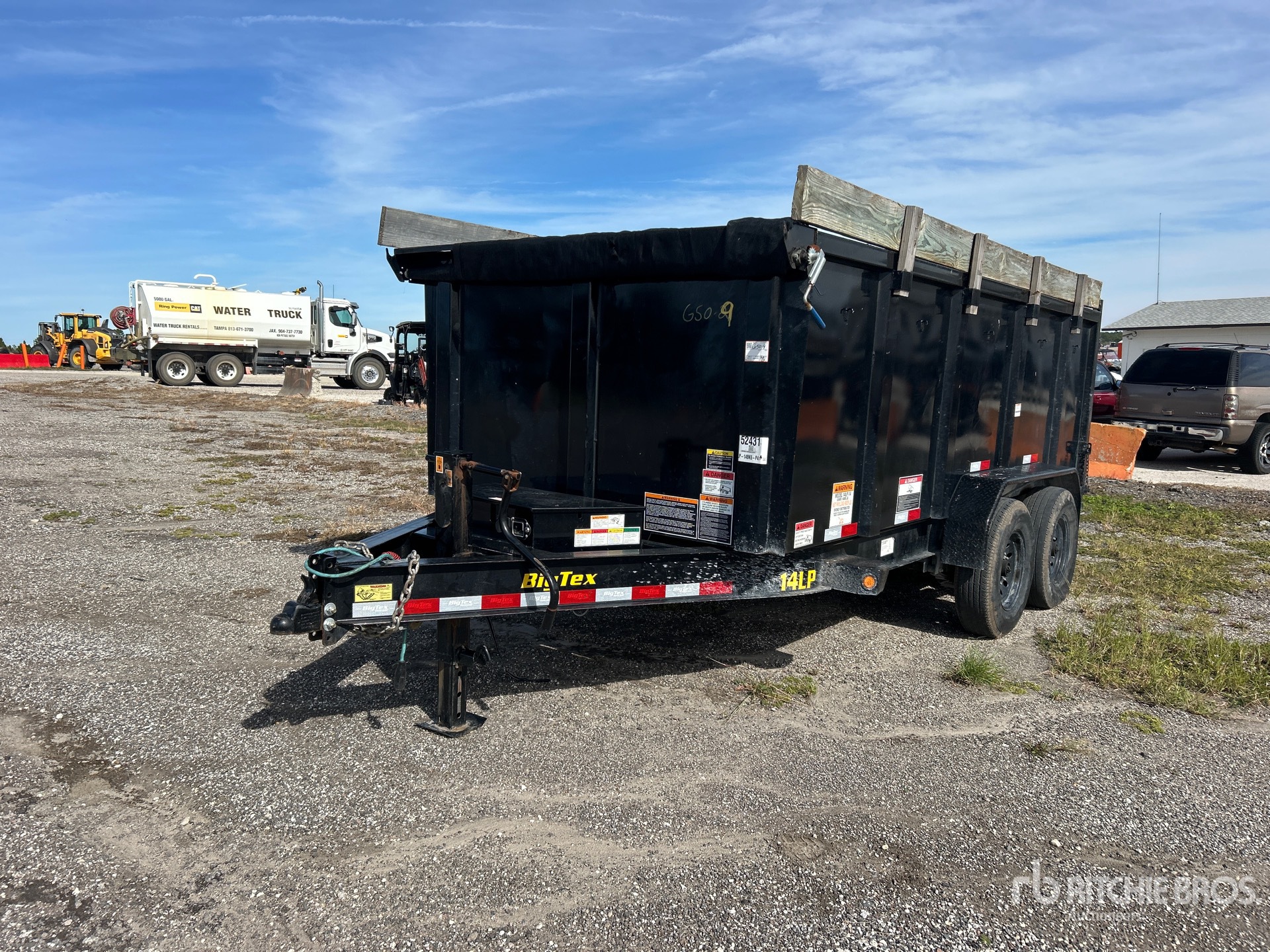 General Appearance with Bild, Ecke vorne links