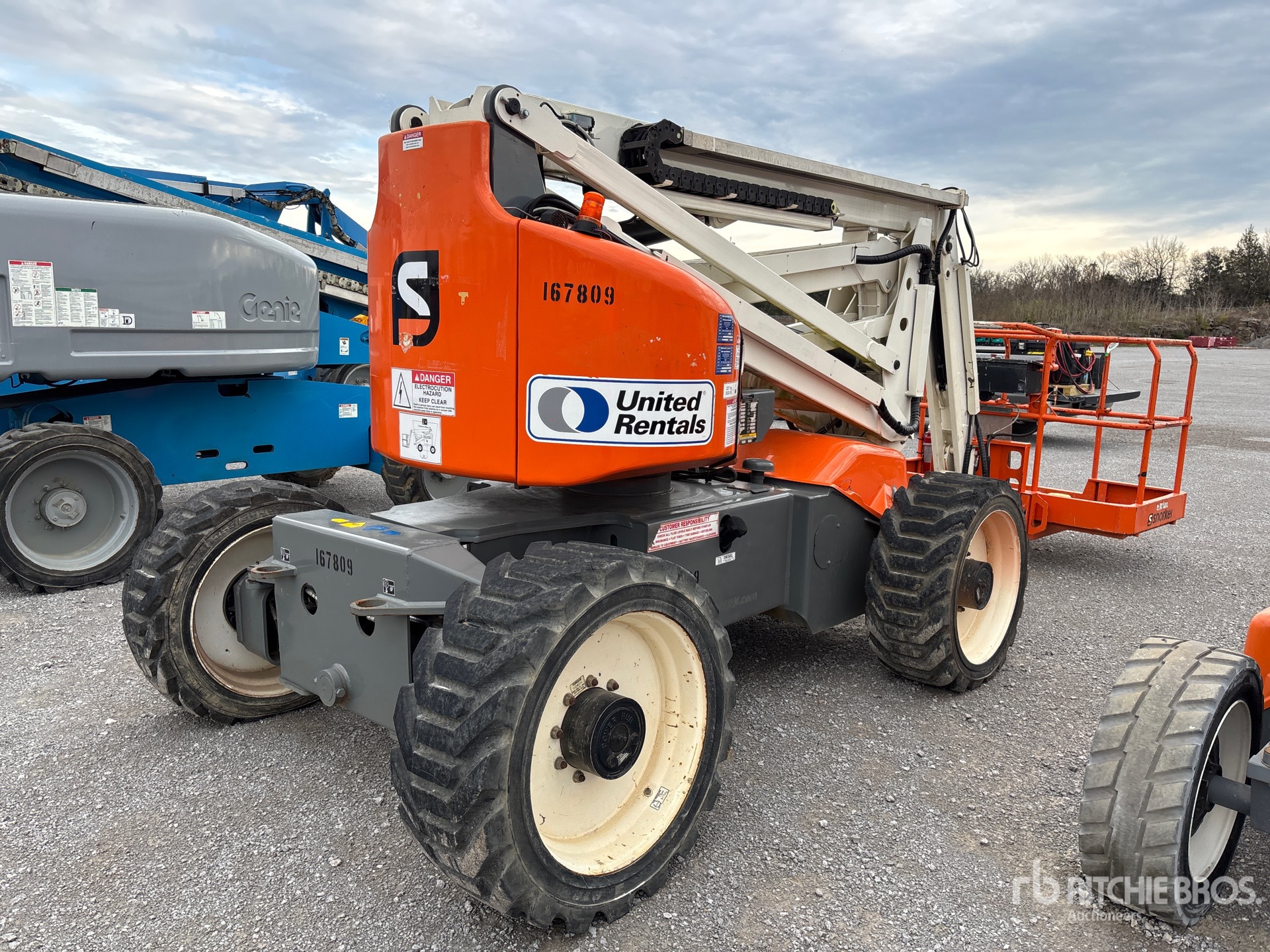 General Appearance with Picture, Right Rear Corner