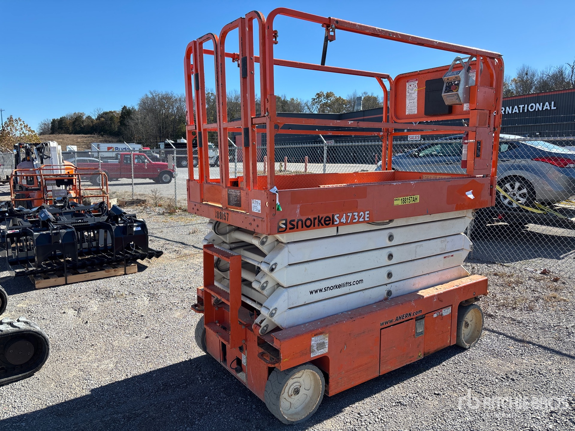 General Appearance with Bild, Ecke hinten rechts