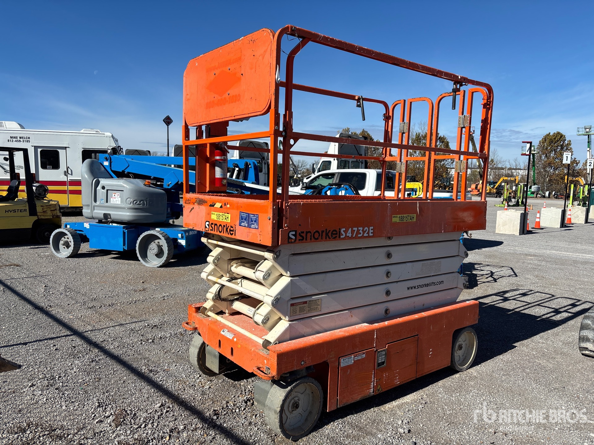 General Appearance with Bild, Ecke vorne links