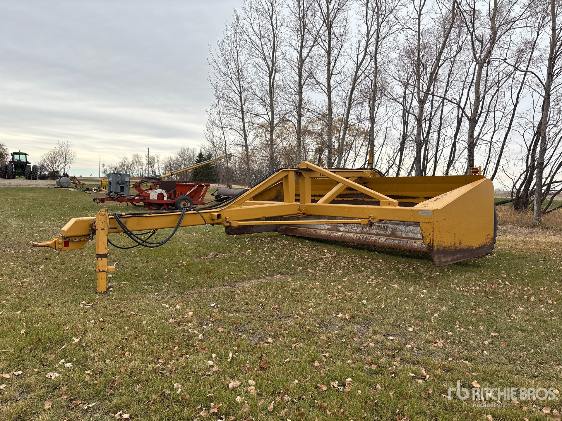 General Appearance with Bild, Ecke vorne links