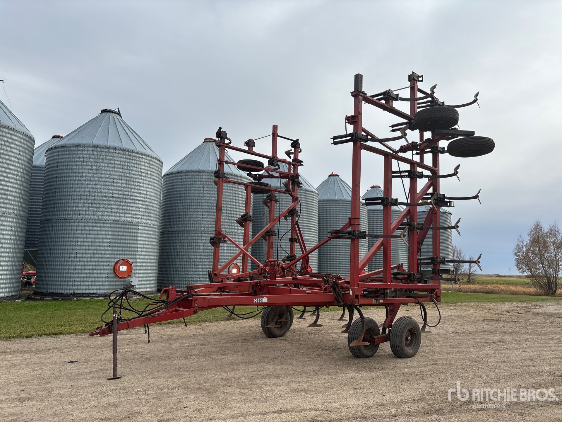 General Appearance with Bild, Ecke vorne links