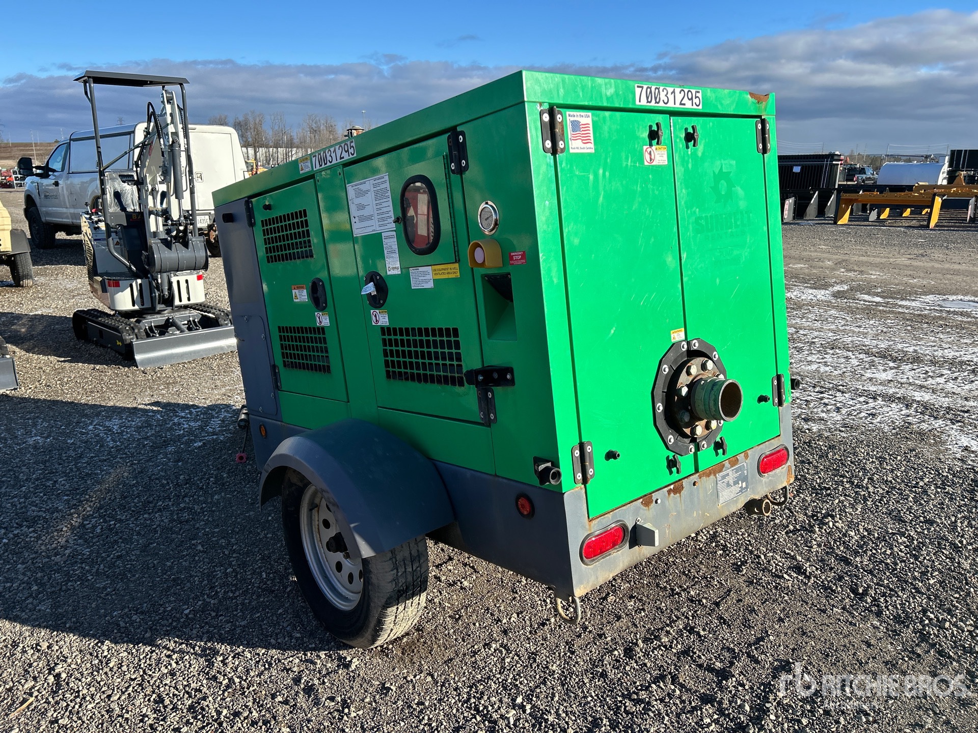 General Appearance with Picture, Left Rear Corner