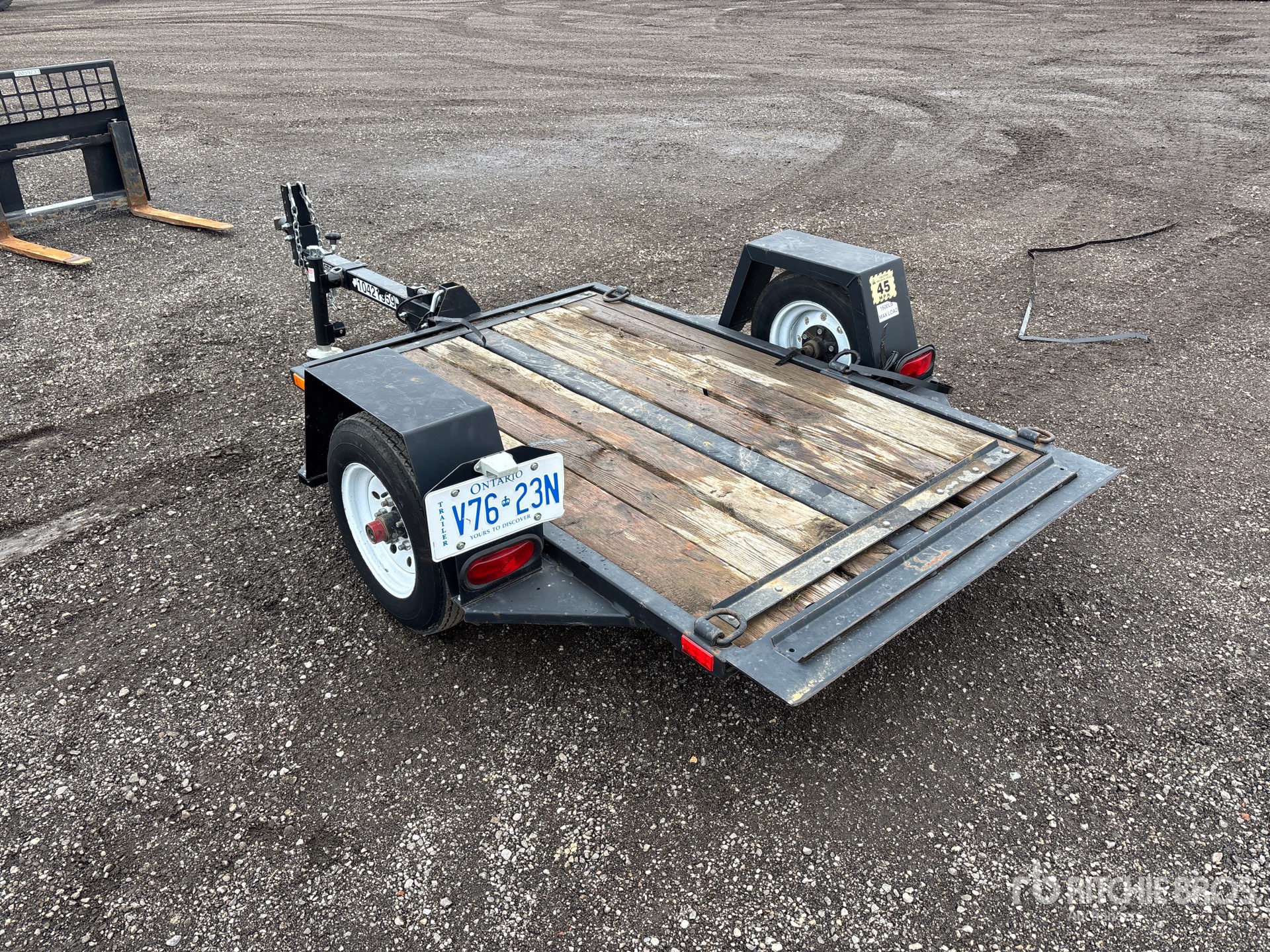 General Appearance with Picture, Left Rear Corner