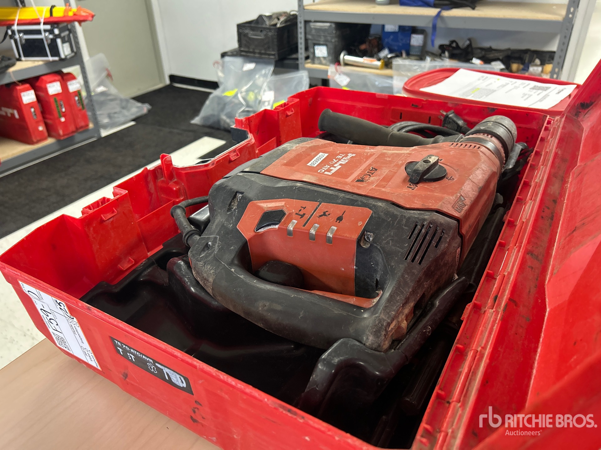 General Appearance with Image, coin avant droit