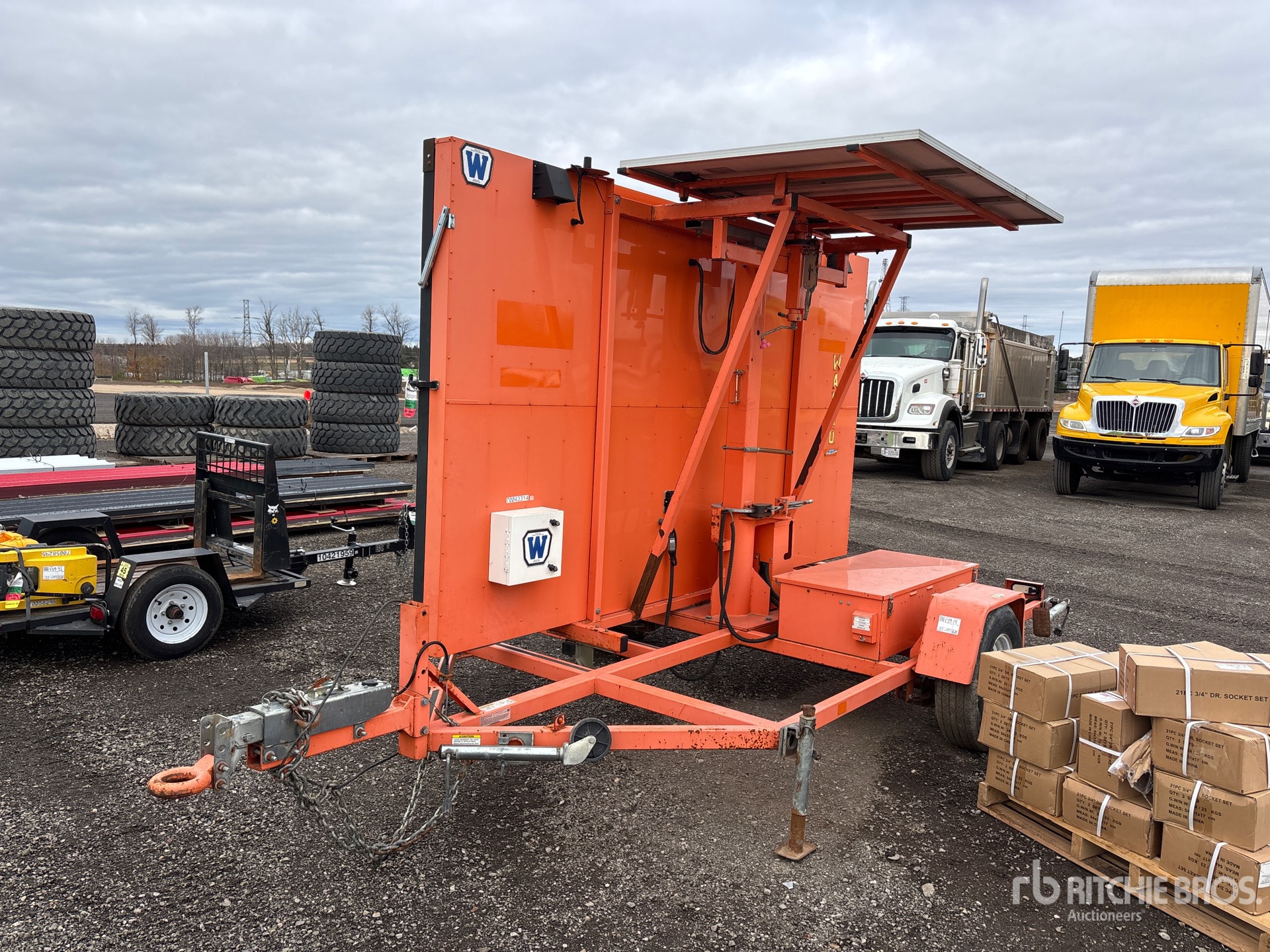 General Appearance with Foto, angolo anteriore sinistro