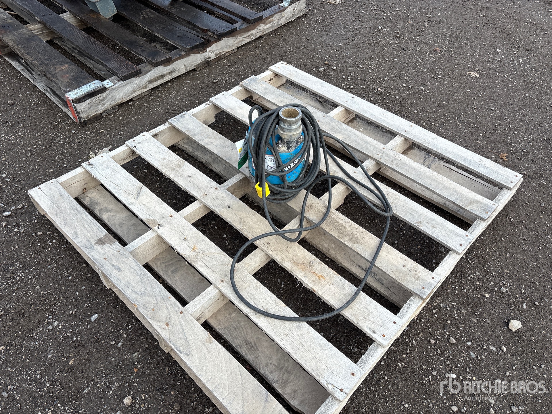 General Appearance with Bild, Ecke vorne rechts