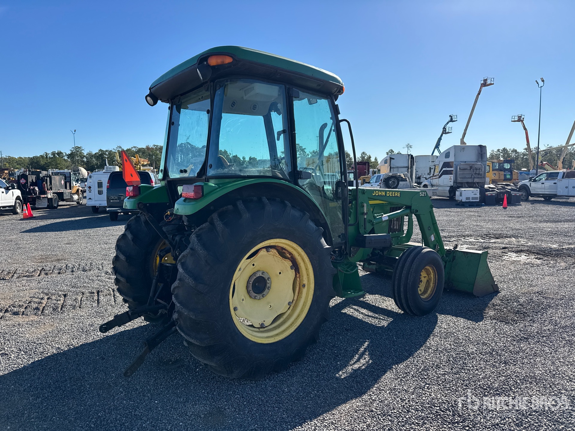 General Appearance with Imagen: esquina trasera derecha