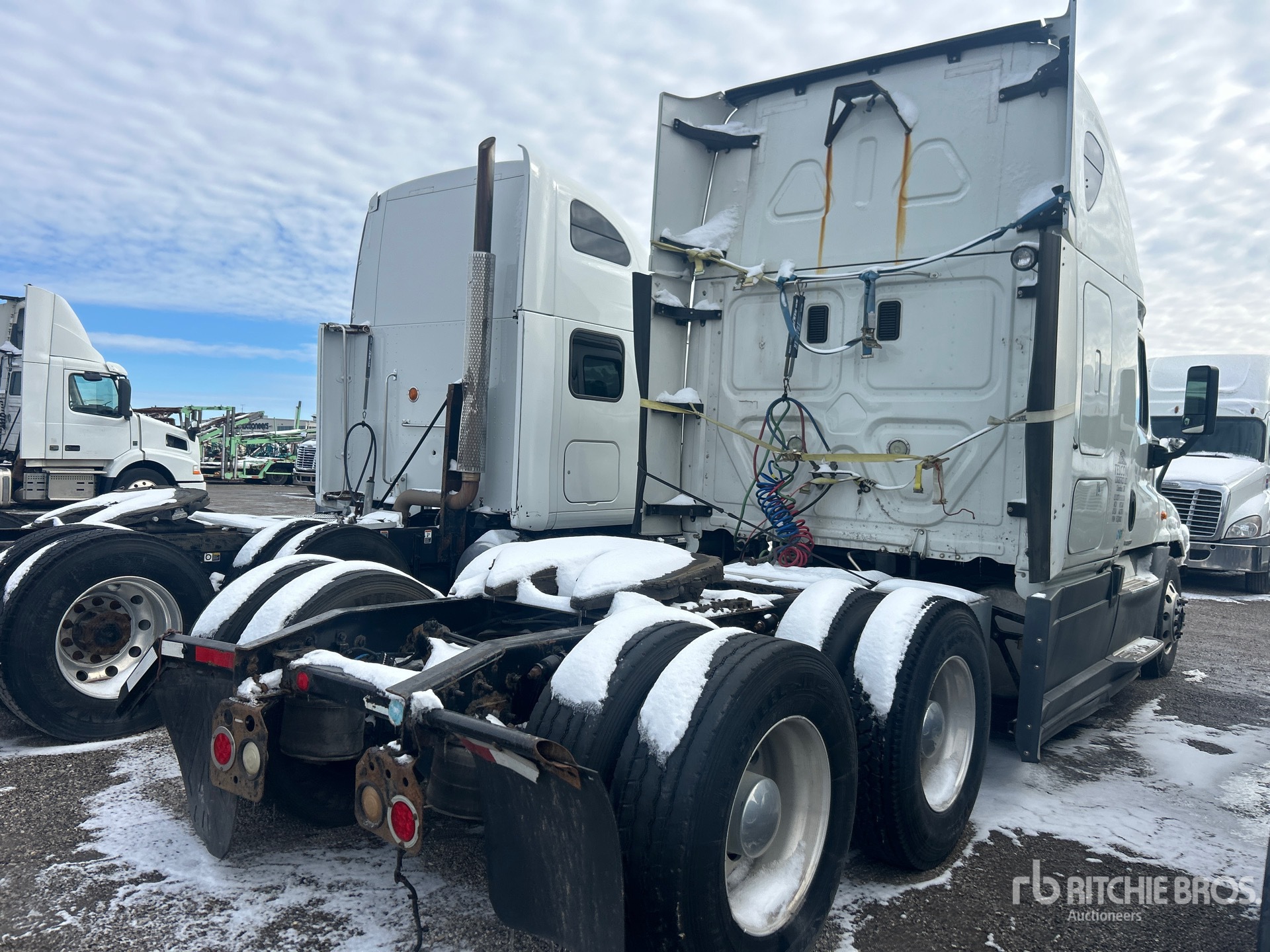 Aspect général with Image, coin arrière droit