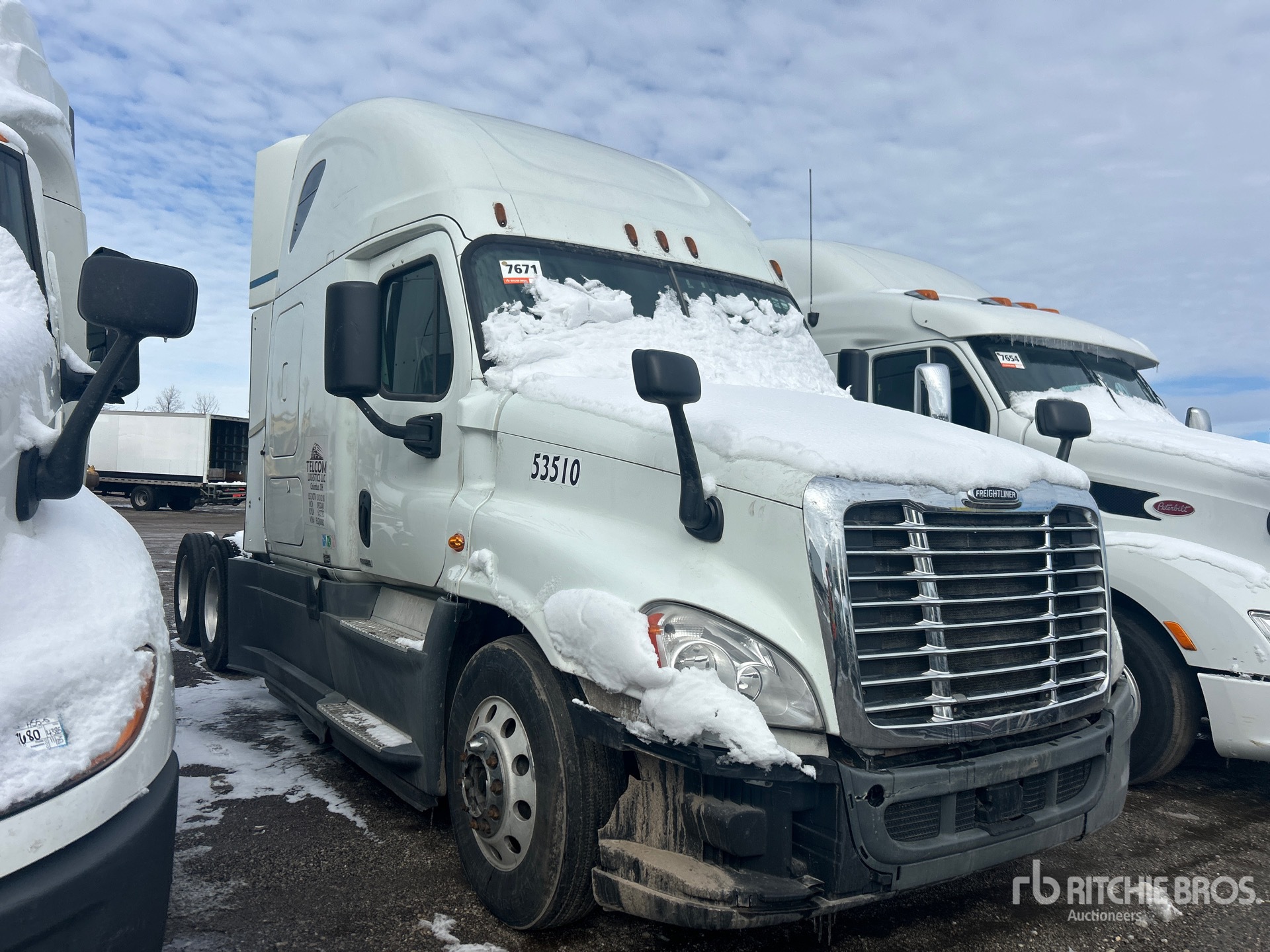 Aspect général with Image, coin avant droit