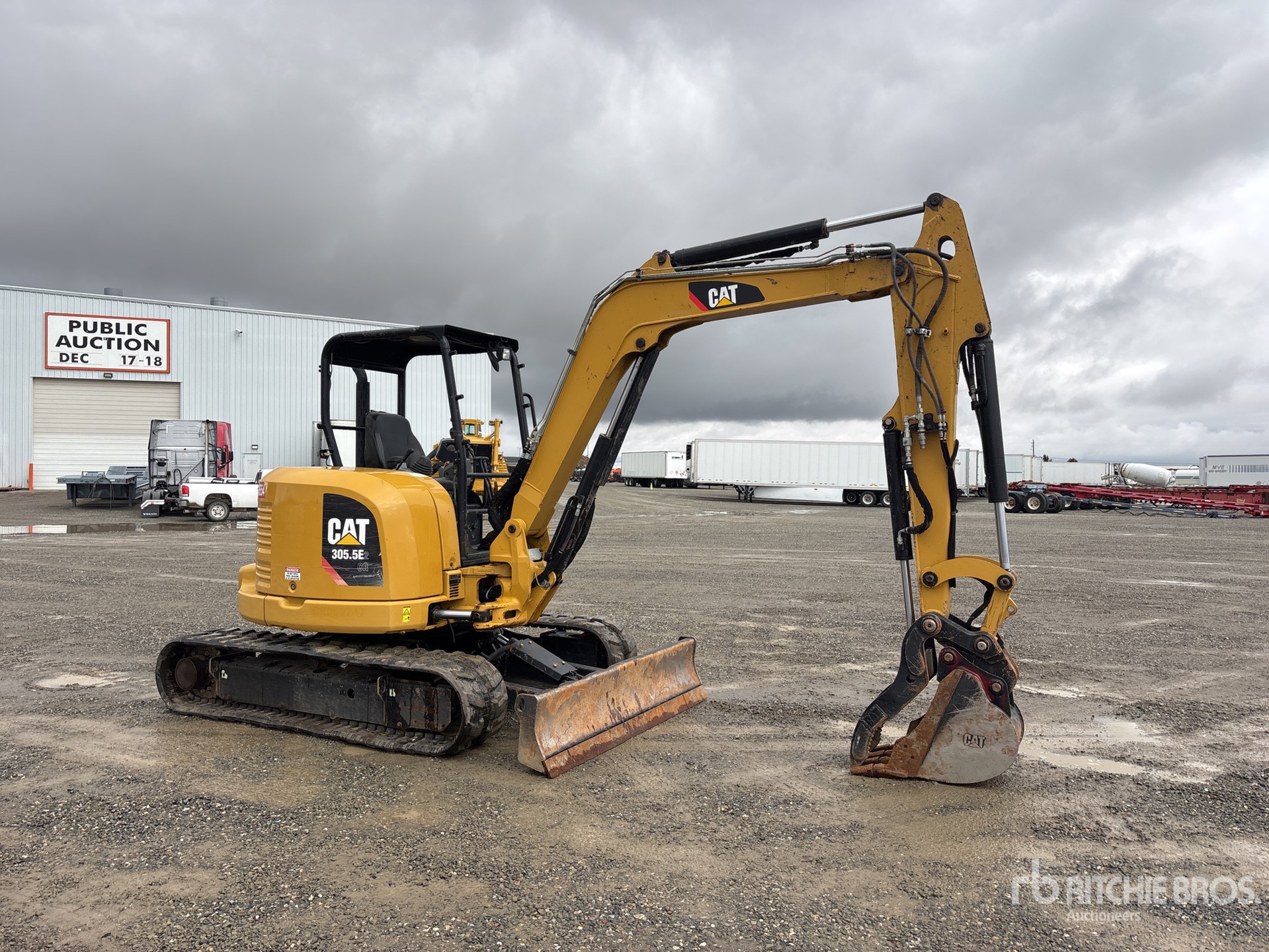 General Appearance with Picture, Right Front Corner