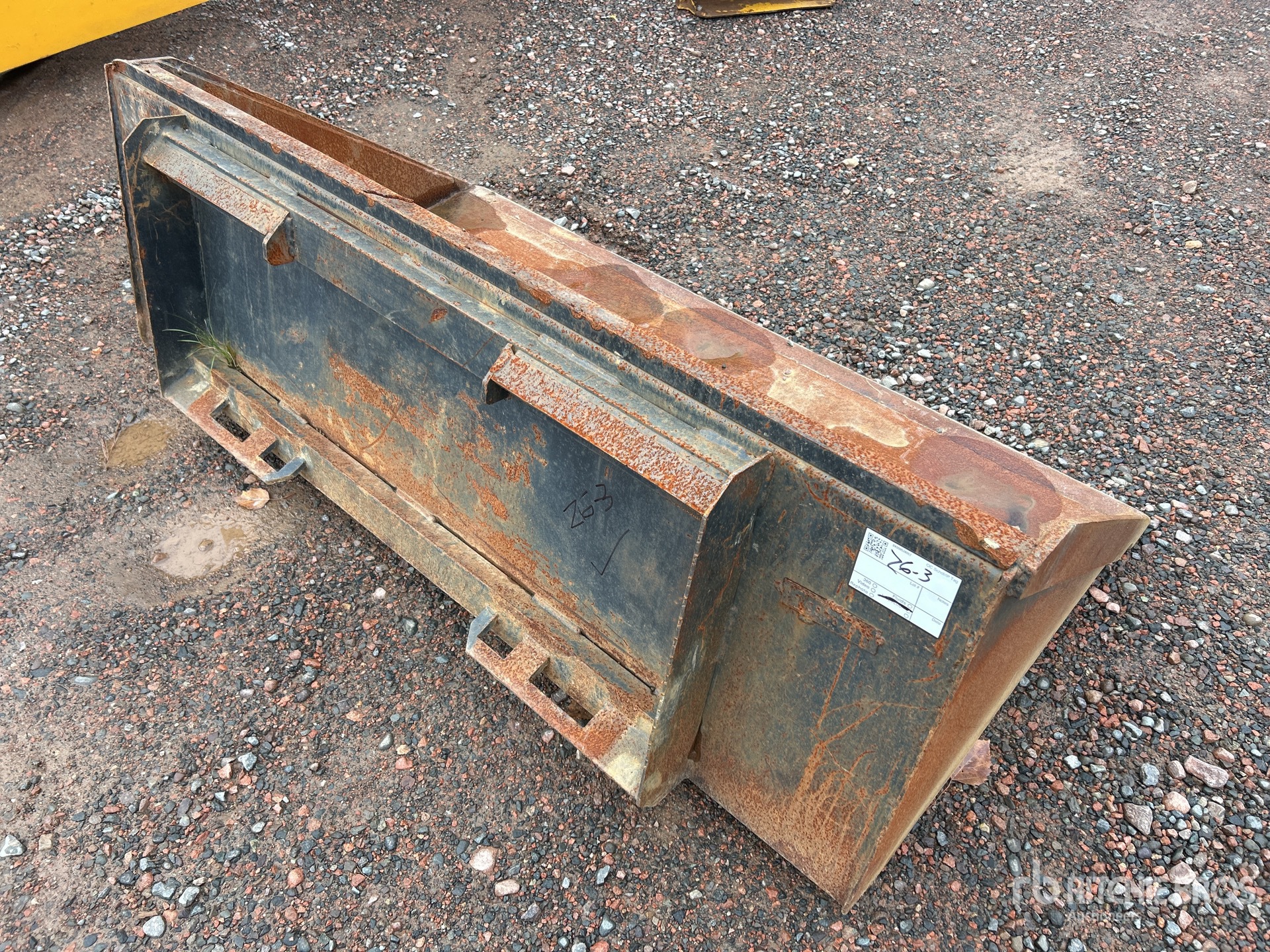 General Appearance with Picture, Right Rear Corner