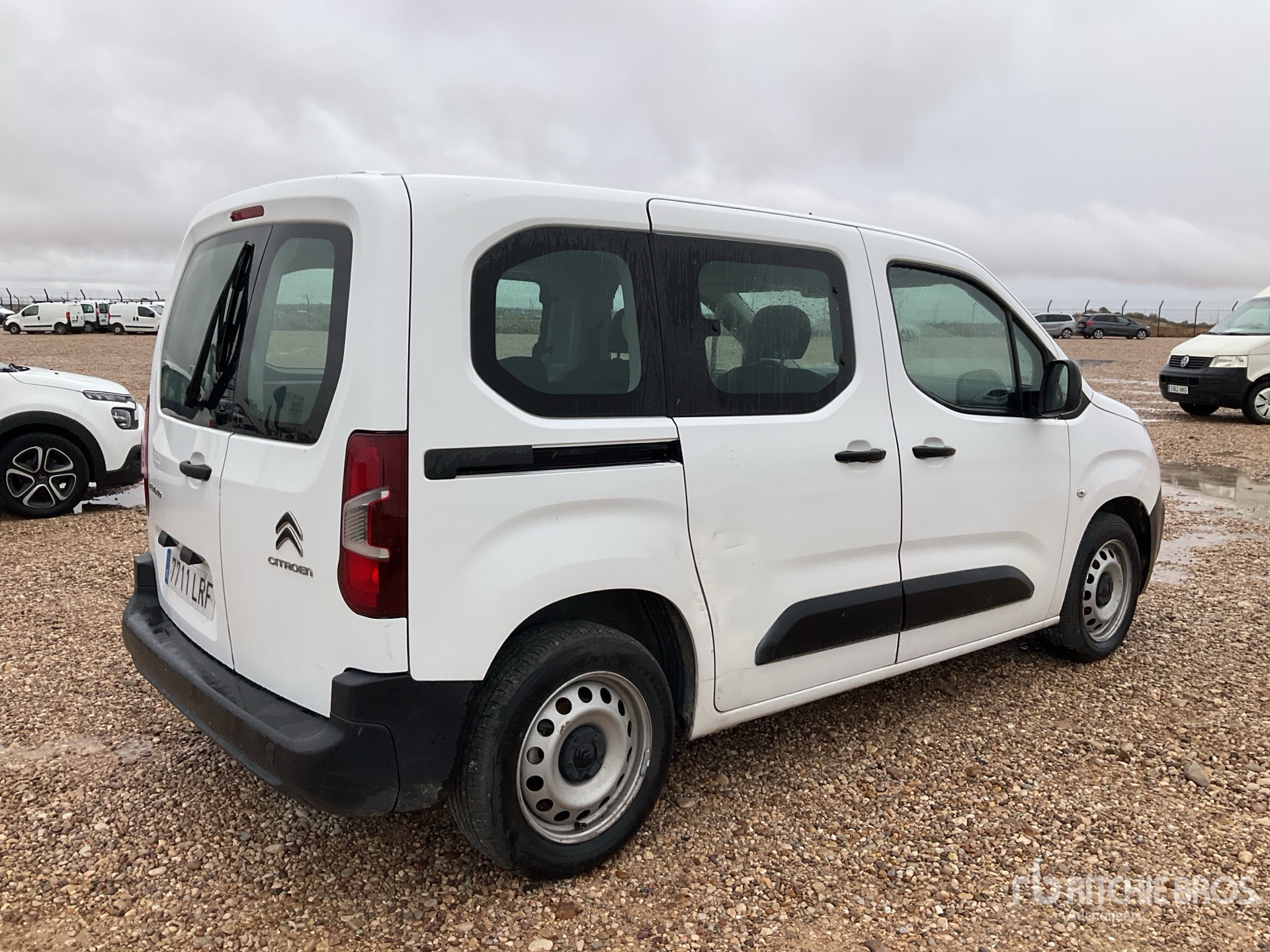 General Appearance with Foto, angolo anteriore sinistro