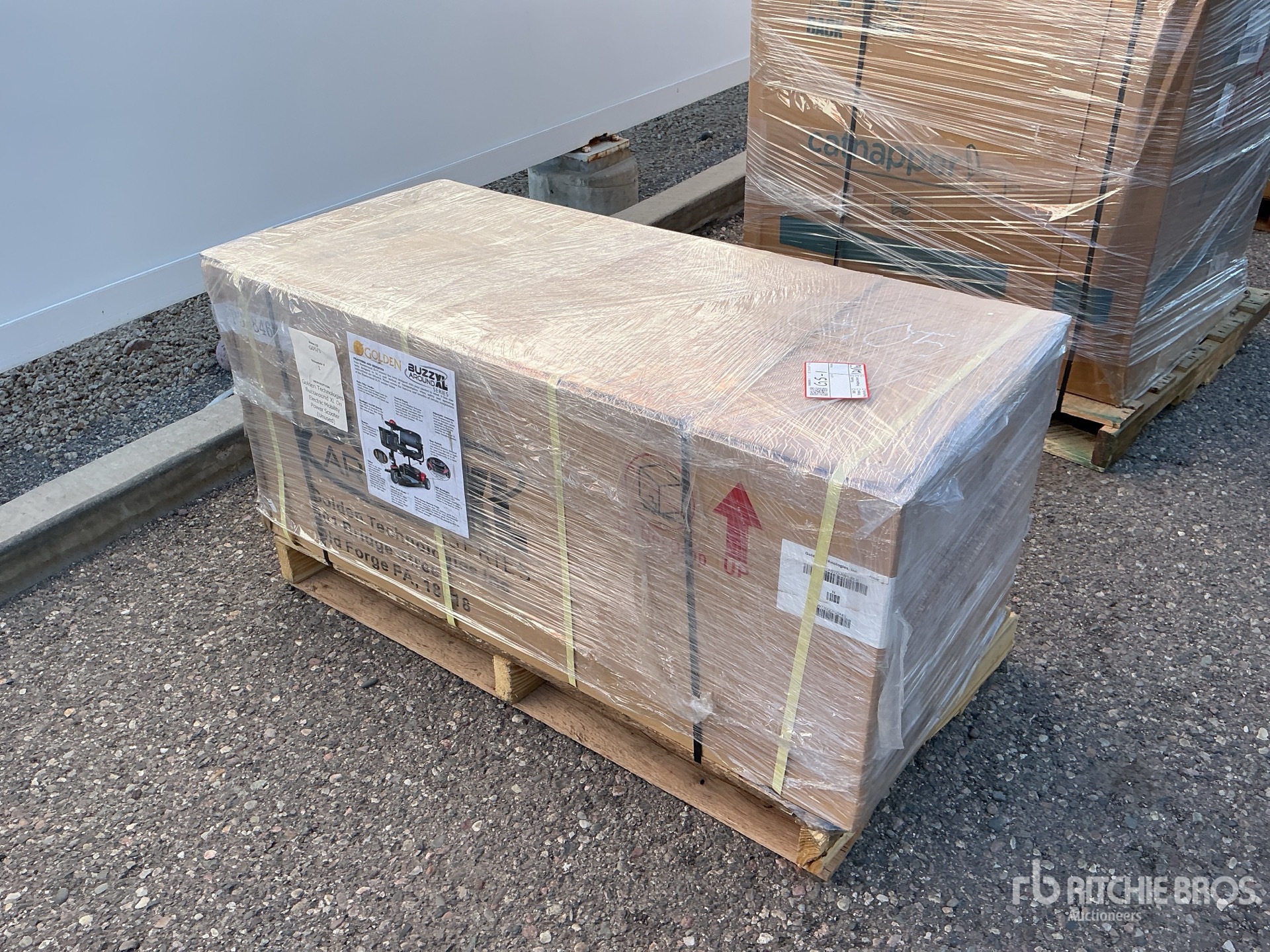 General Appearance with Picture, Left Front Corner