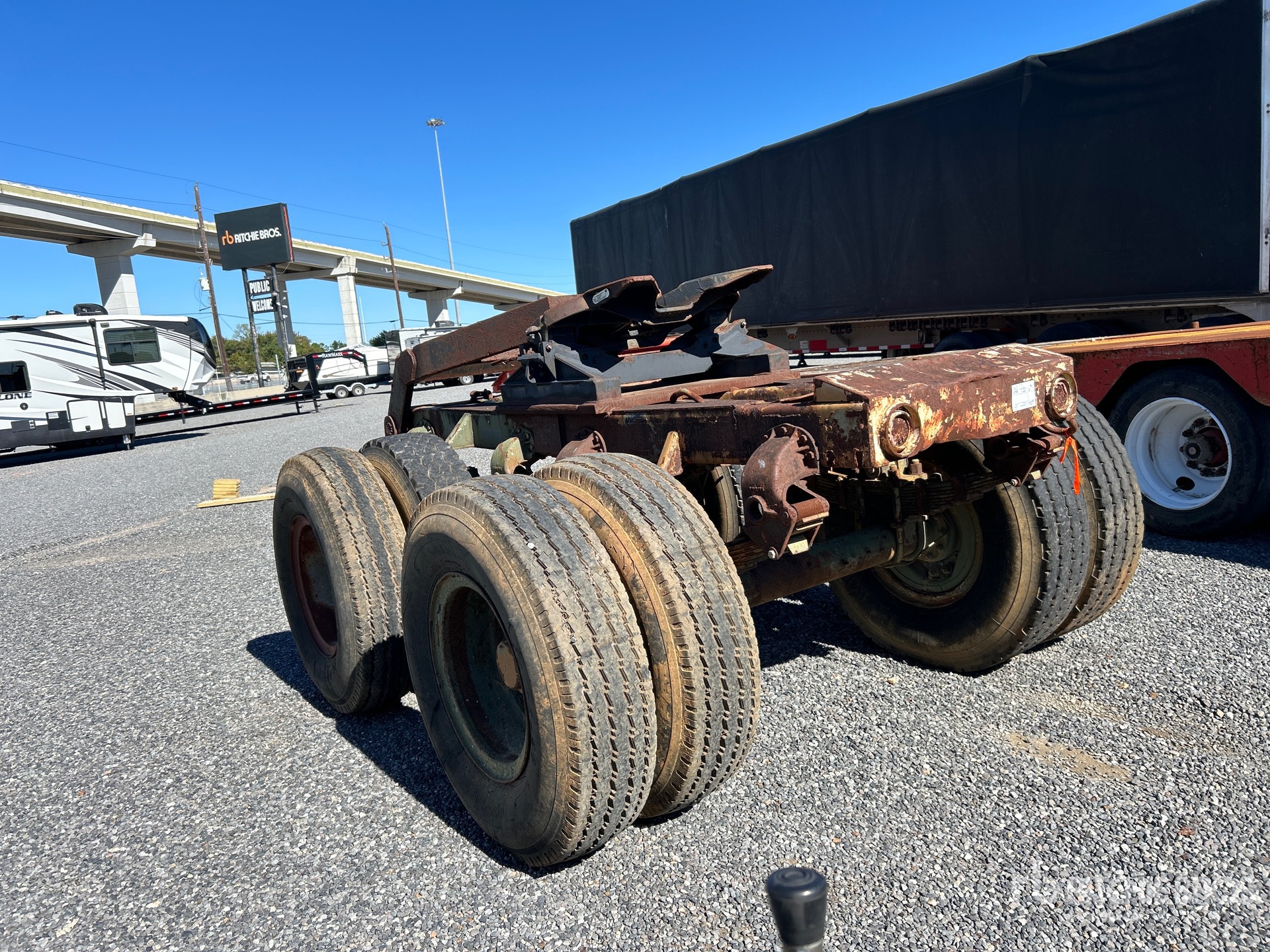 General Appearance with Bild, Ecke hinten links