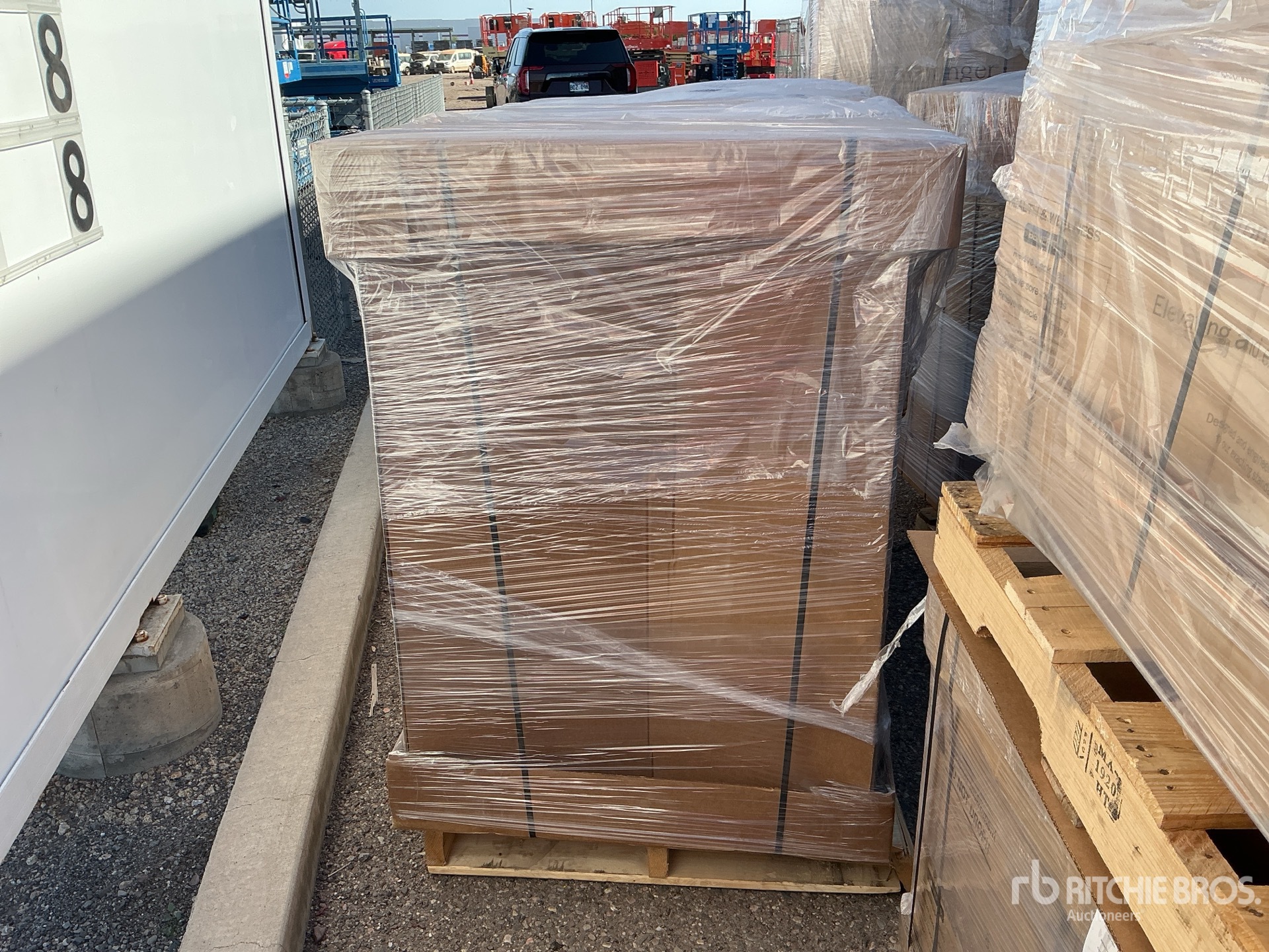 General Appearance with Picture, Right Rear Corner