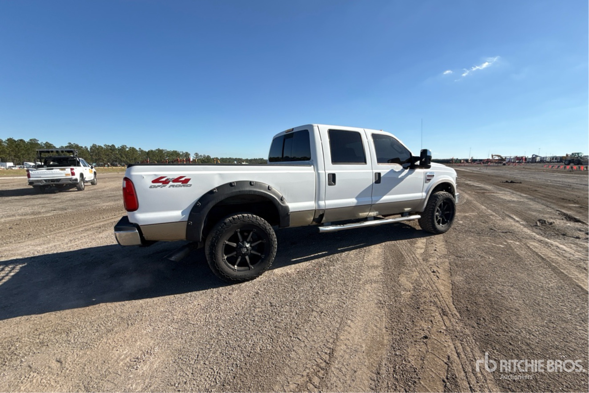 General Appearance with Foto, angolo anteriore sinistro