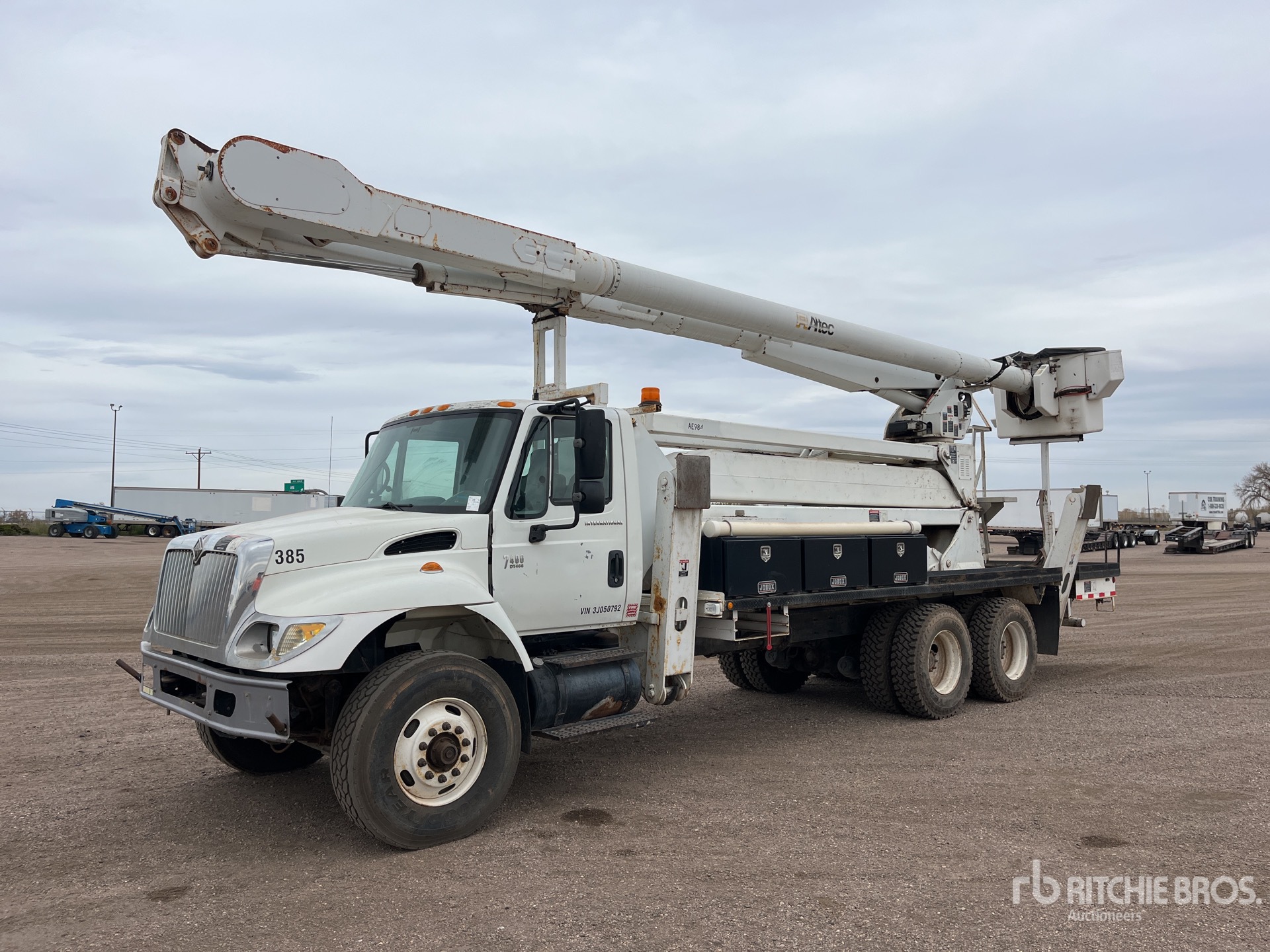 General Appearance with Featured Photo