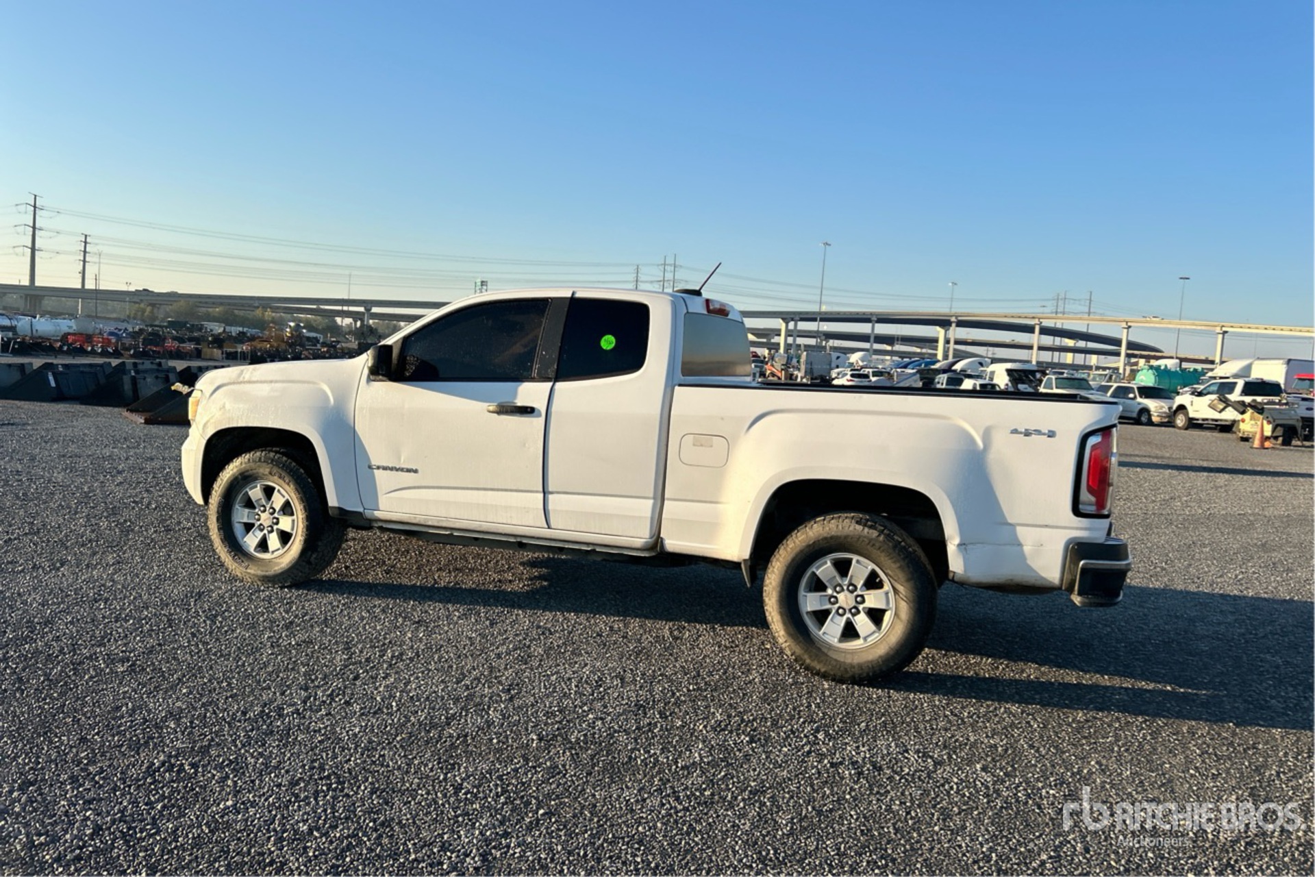 General Appearance with Imagen: esquina trasera izquierda