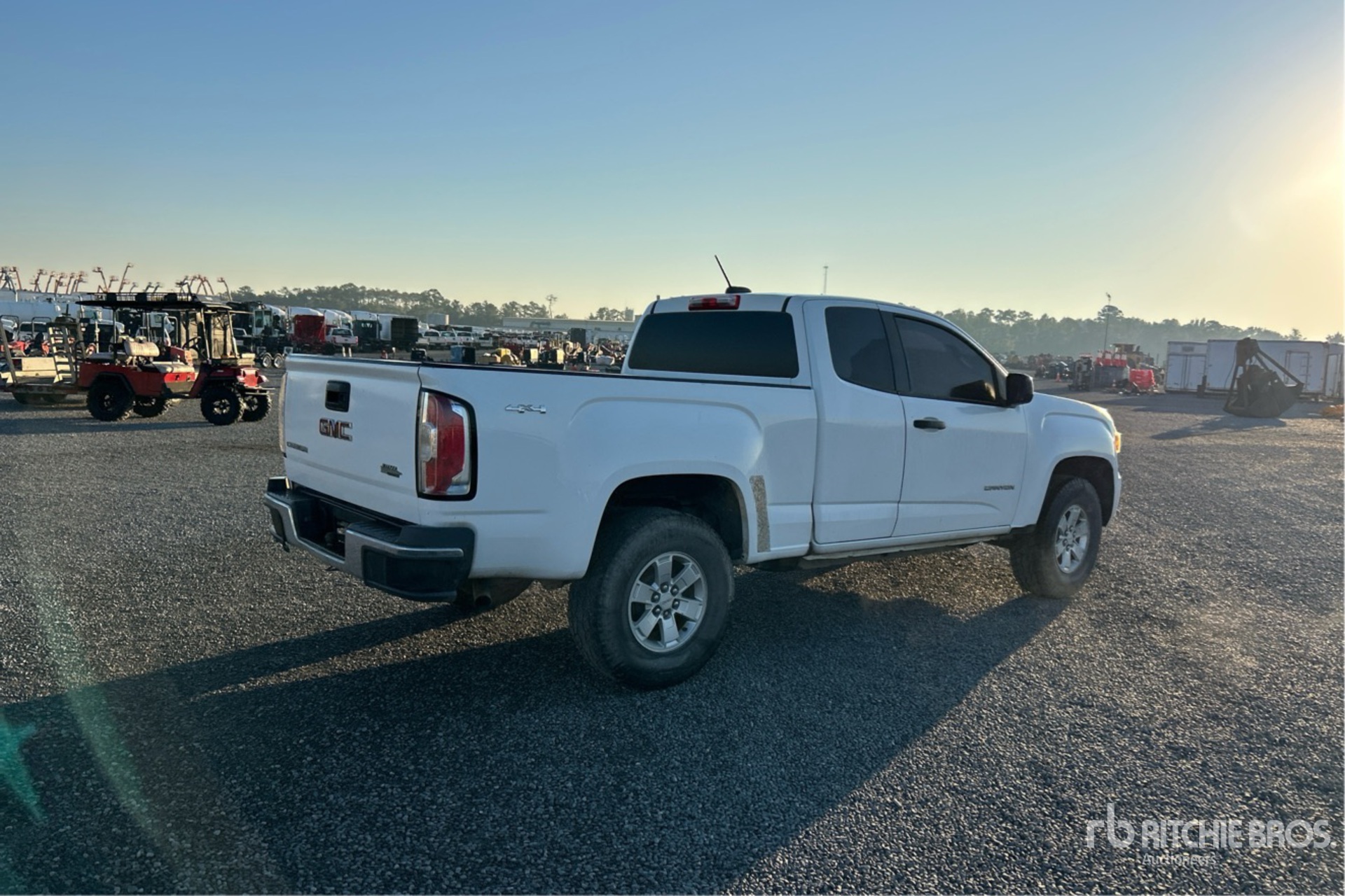 General Appearance with Imagen: esquina trasera derecha