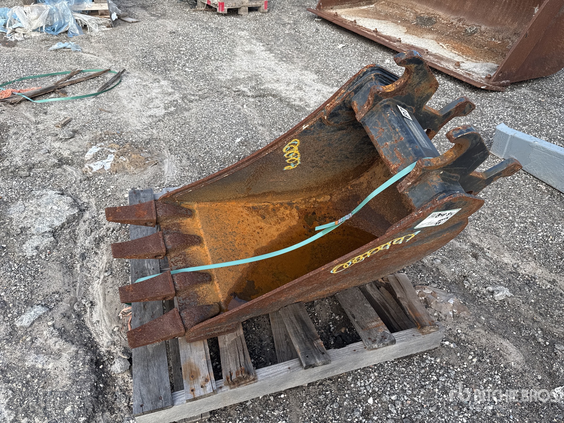 General Appearance with Foto, angolo anteriore destro