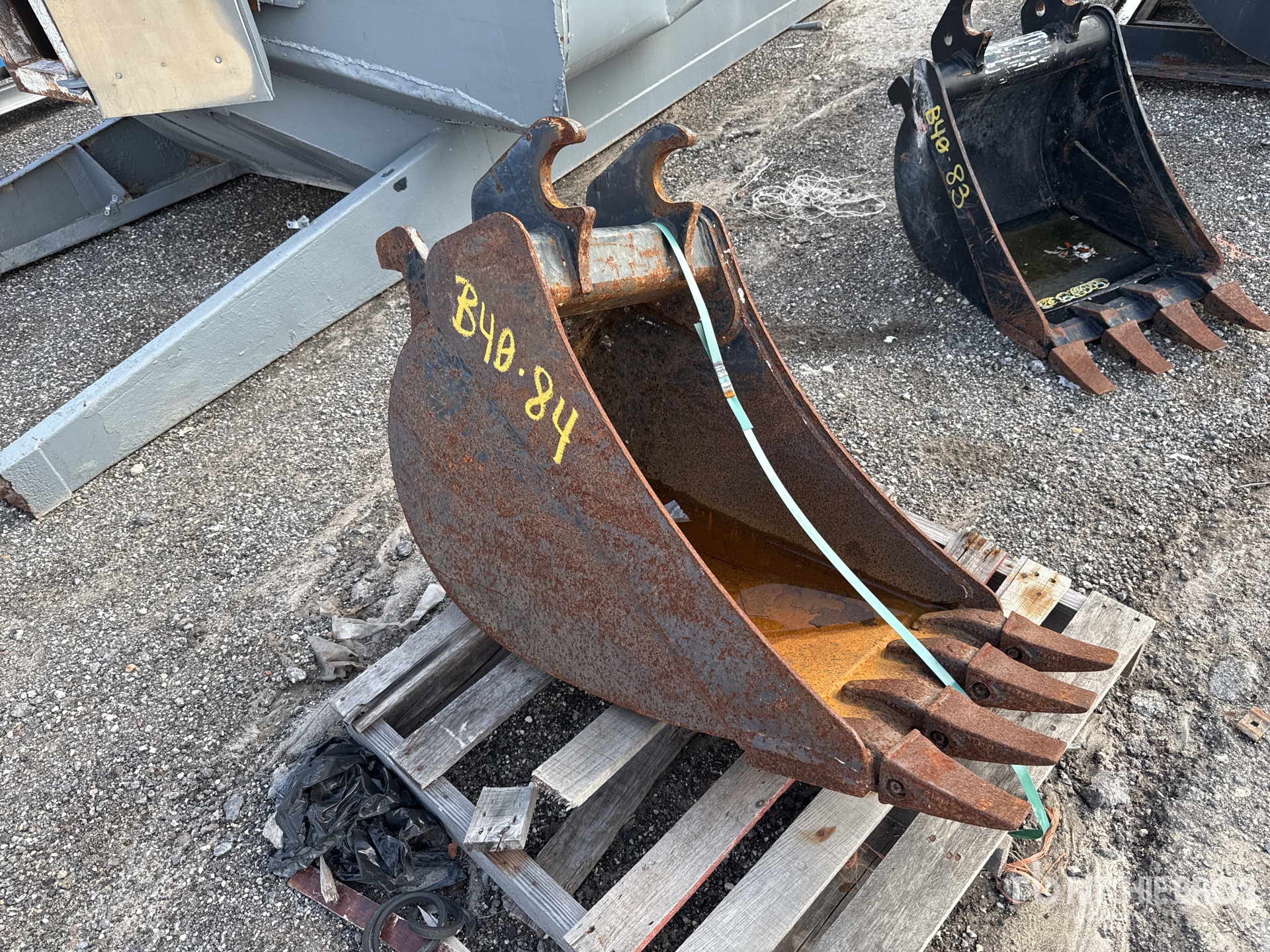 General Appearance with Foto, angolo anteriore sinistro