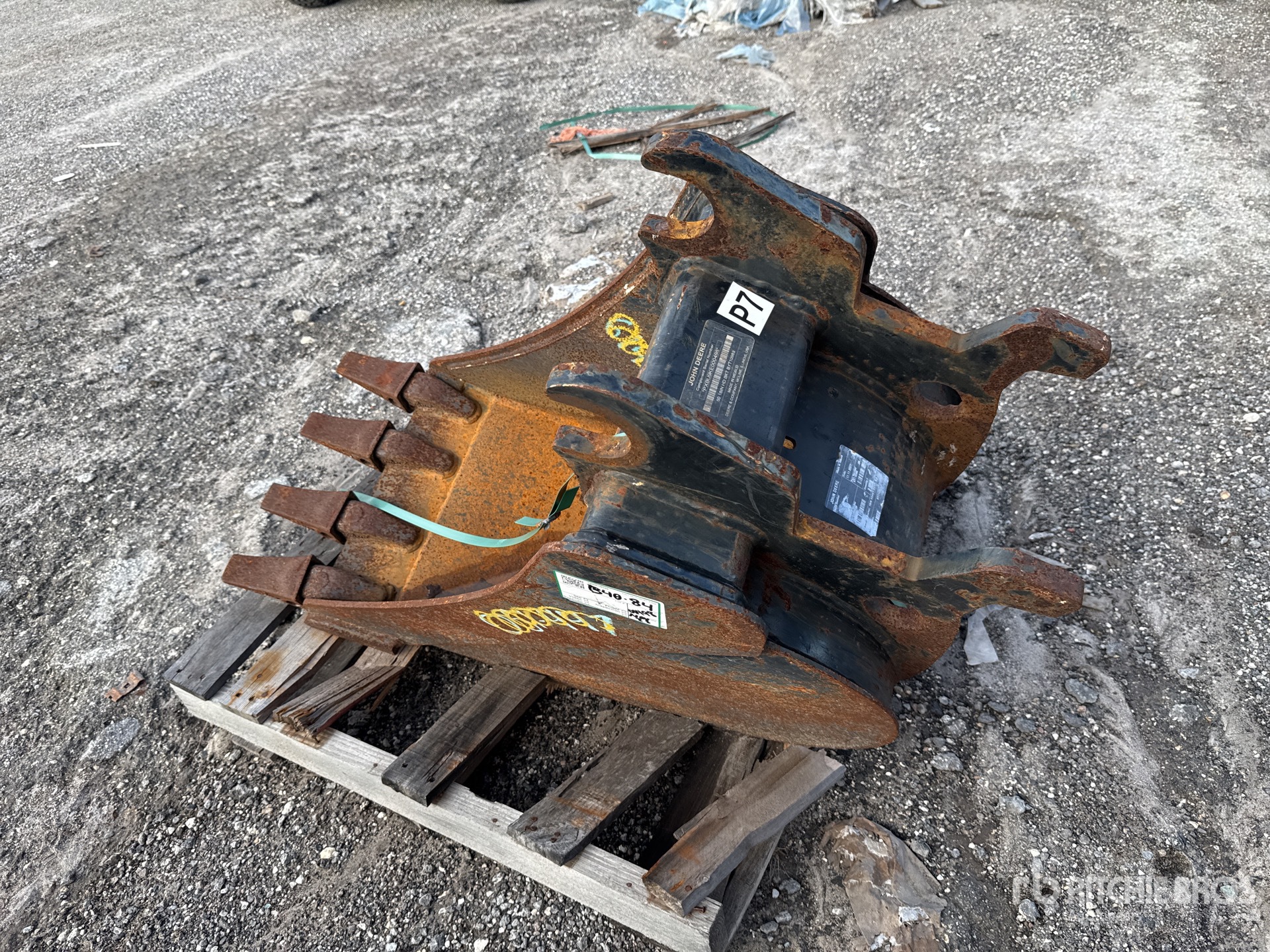 General Appearance with Foto, angolo anteriore sinistro