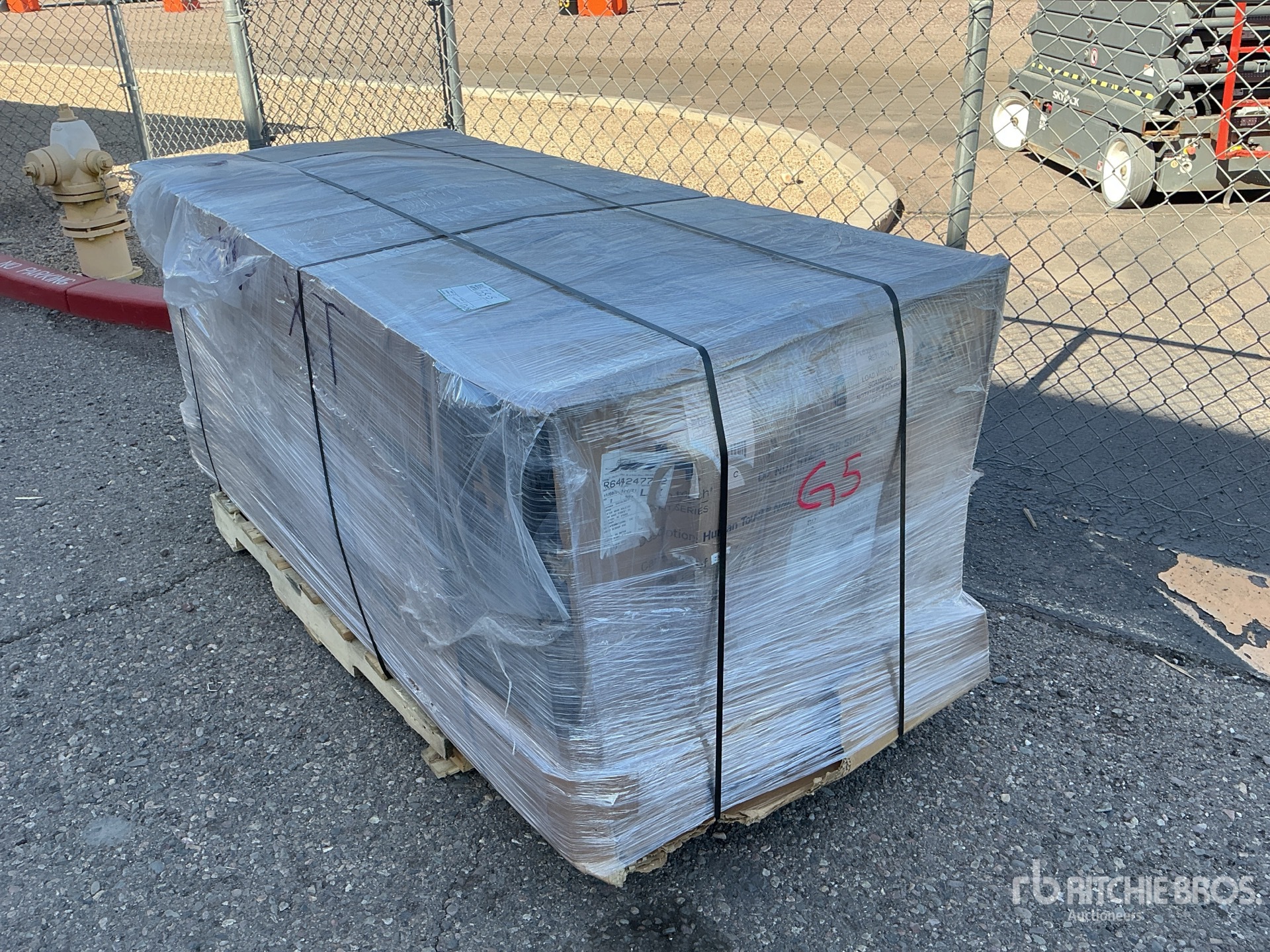 General Appearance with Bild, Ecke vorne rechts