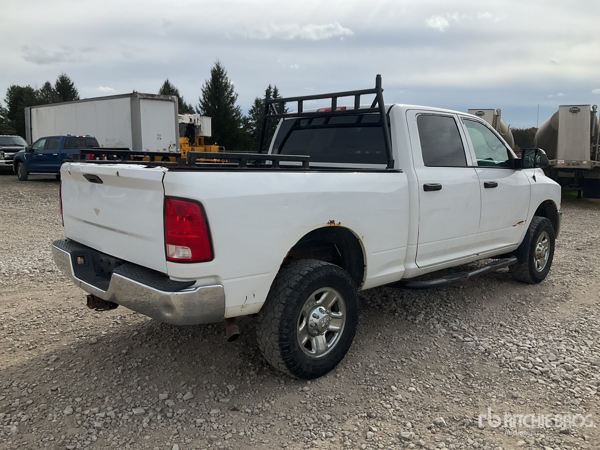 Aspect général with Image, coin arrière droit