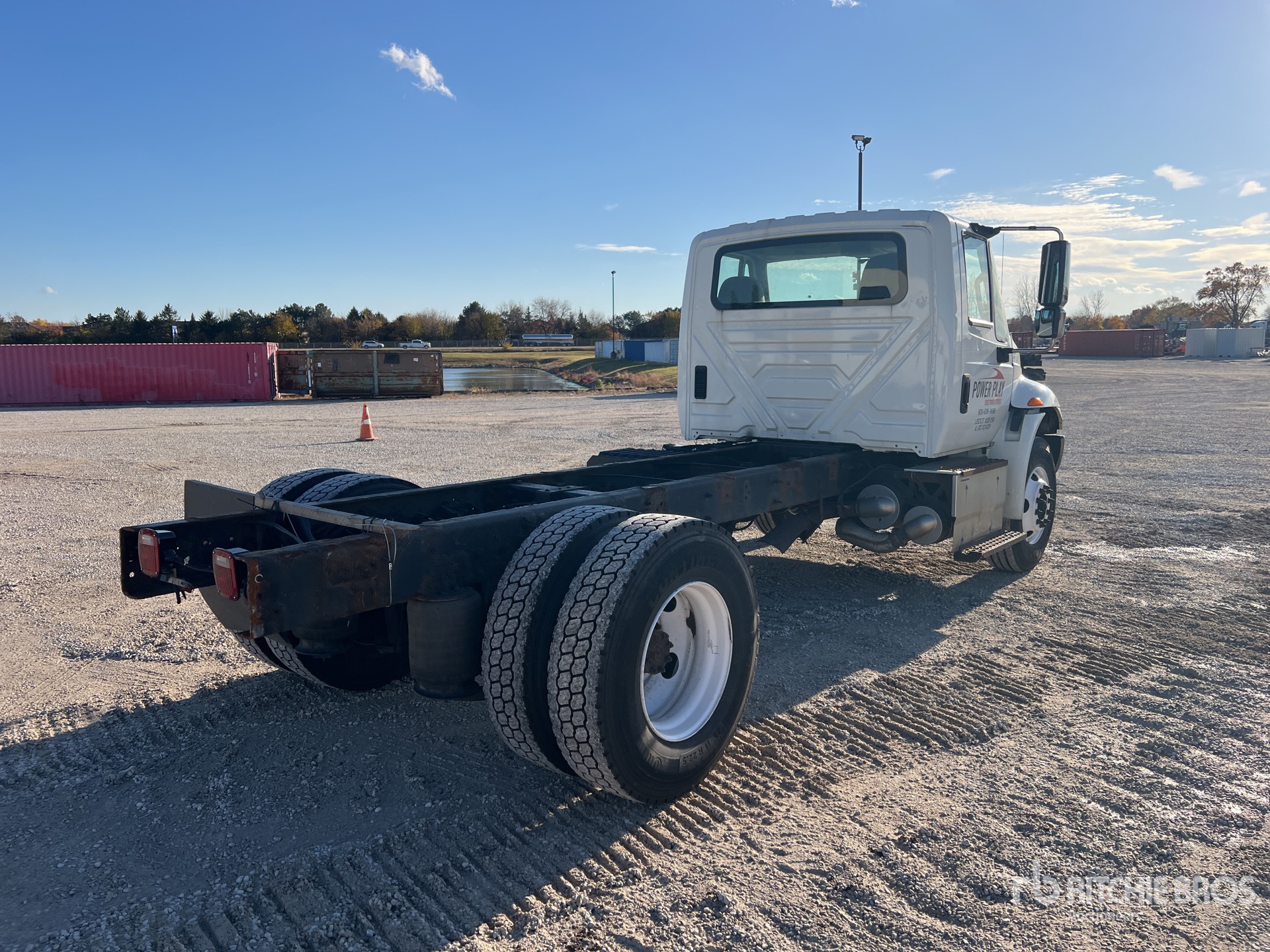 Aspect général with Image, coin arrière droit