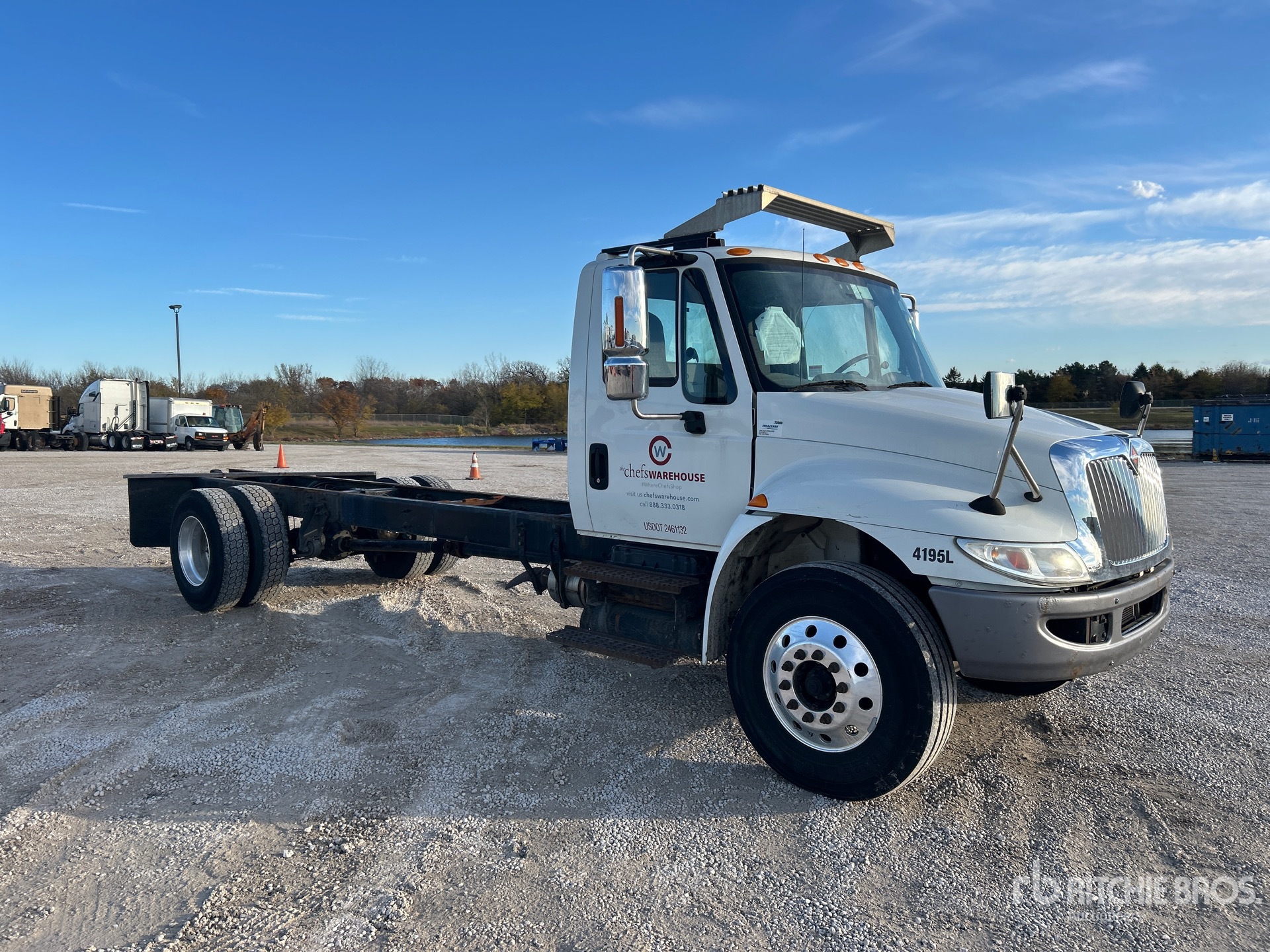 General Appearance with Bild, Ecke vorne rechts