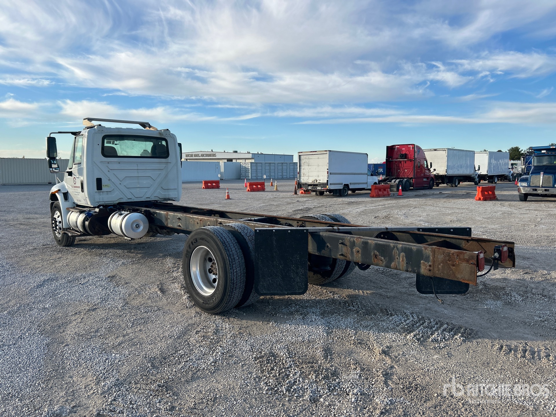 General Appearance with Bild, Ecke hinten links