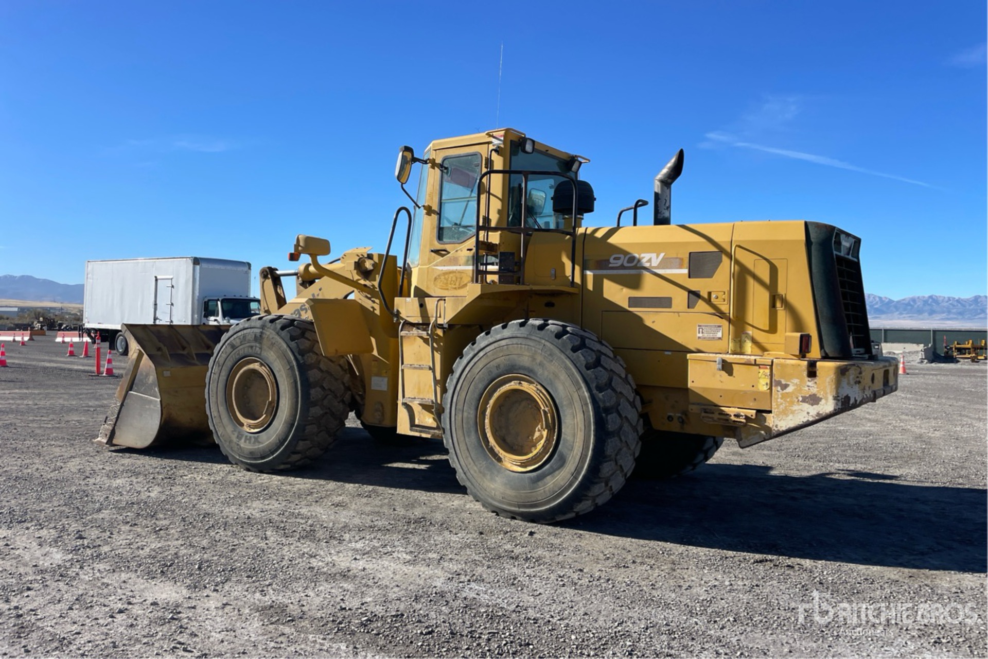 General Appearance with Imagen: esquina trasera izquierda