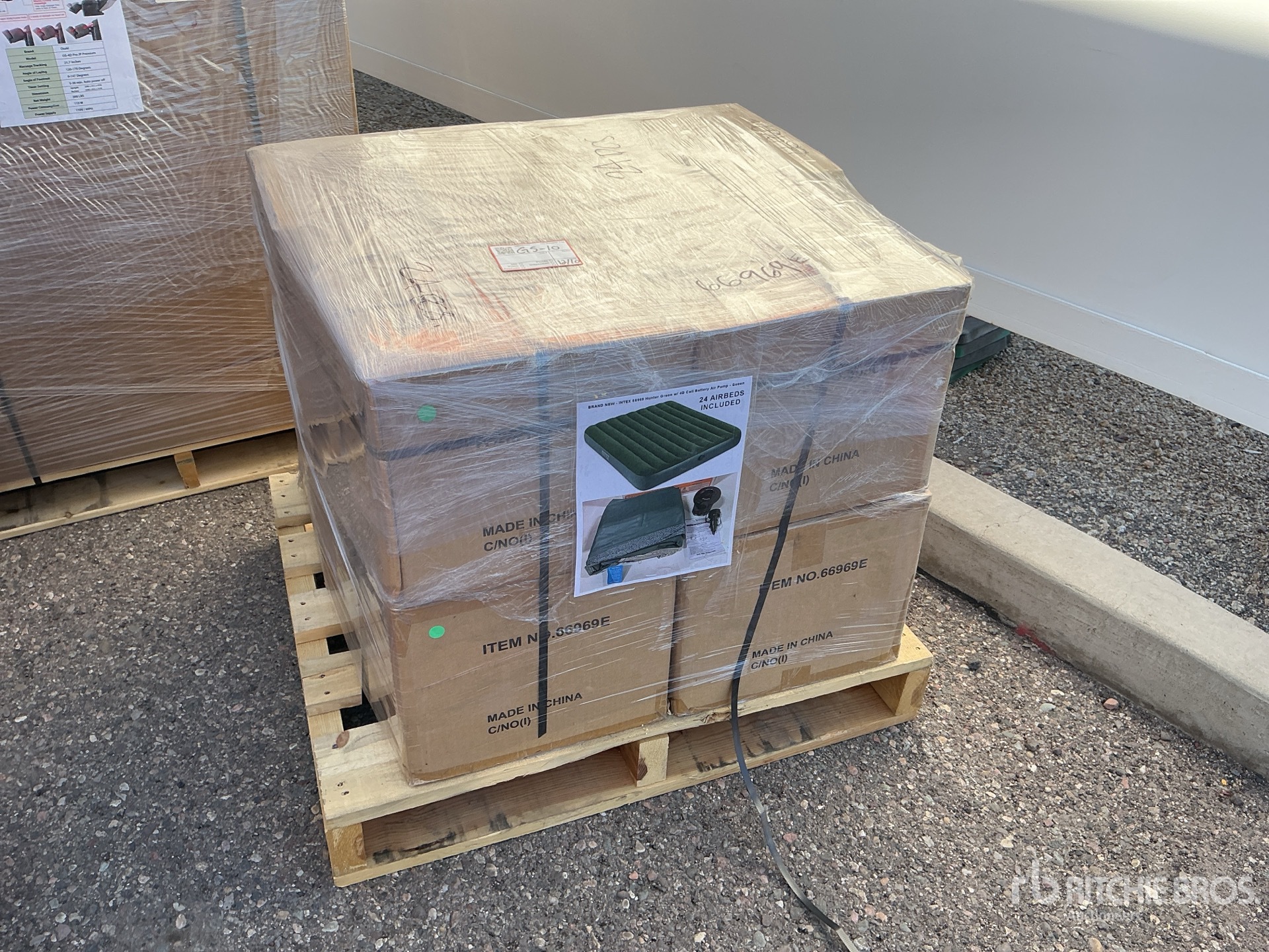 General Appearance with Picture, Right Front Corner