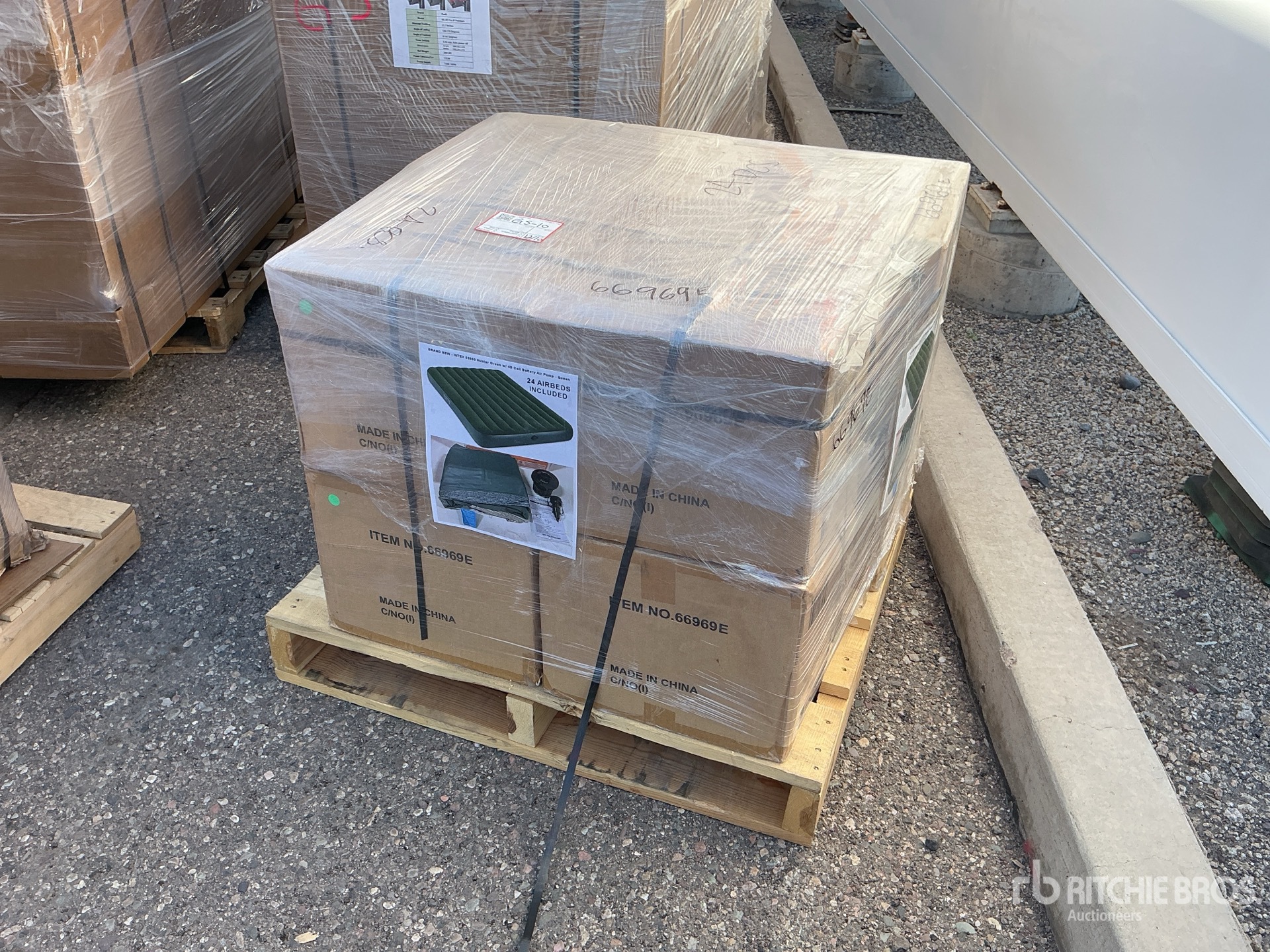 General Appearance with Picture, Left Front Corner