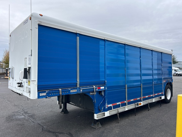 2010 Hackney 14 Bay S/A Beverage Trailer