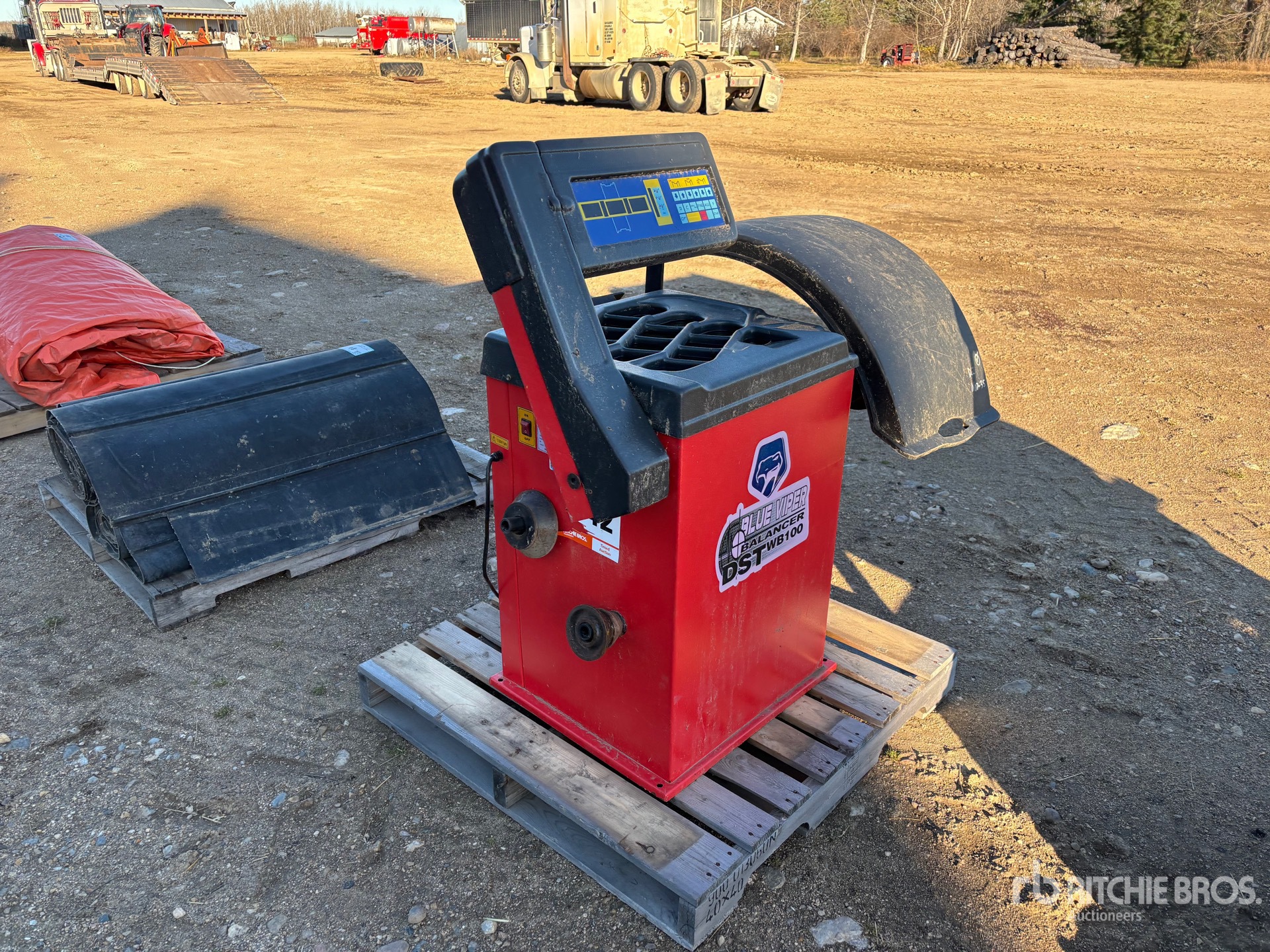 General Appearance with Picture, Left Front Corner