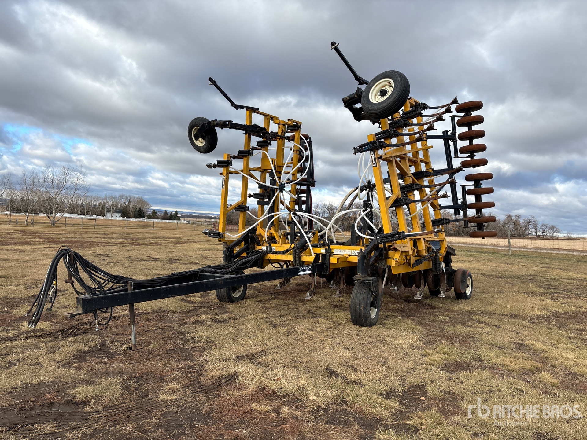 General Appearance with Bild, Ecke vorne links