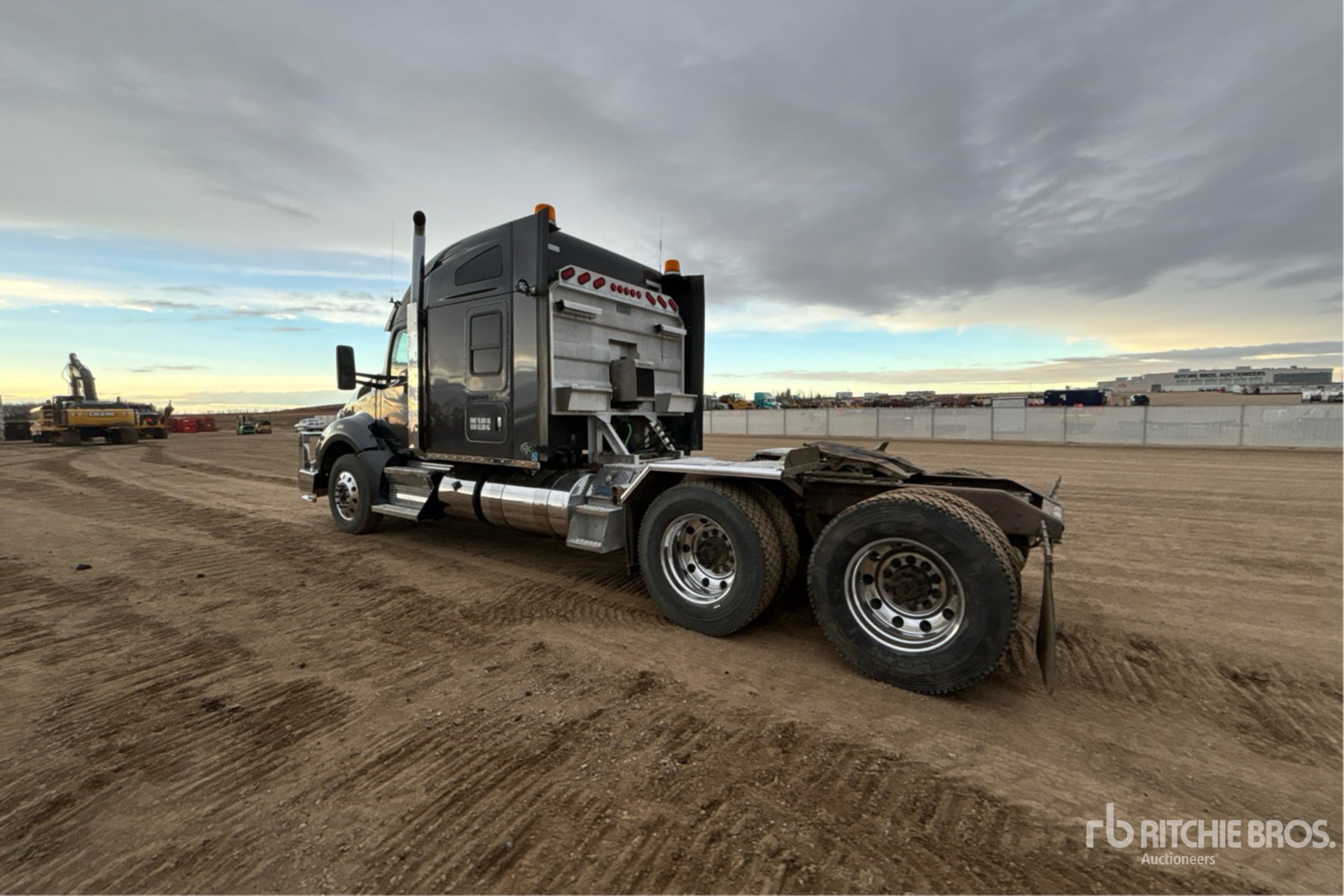 General Appearance with Imagen: esquina trasera izquierda