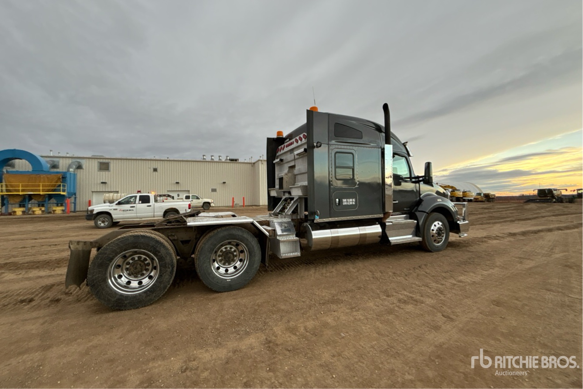 General Appearance with Imagen: esquina trasera derecha