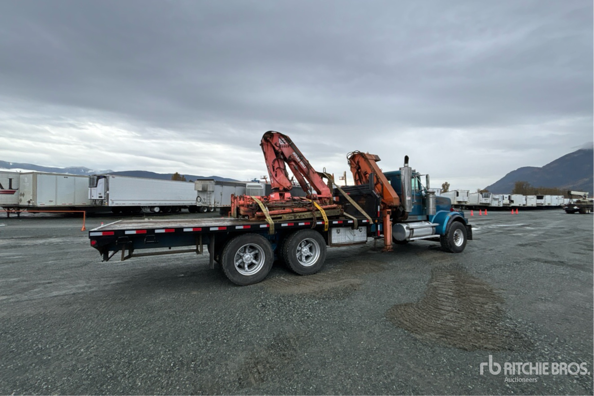 General Appearance with Bild, Ecke hinten rechts