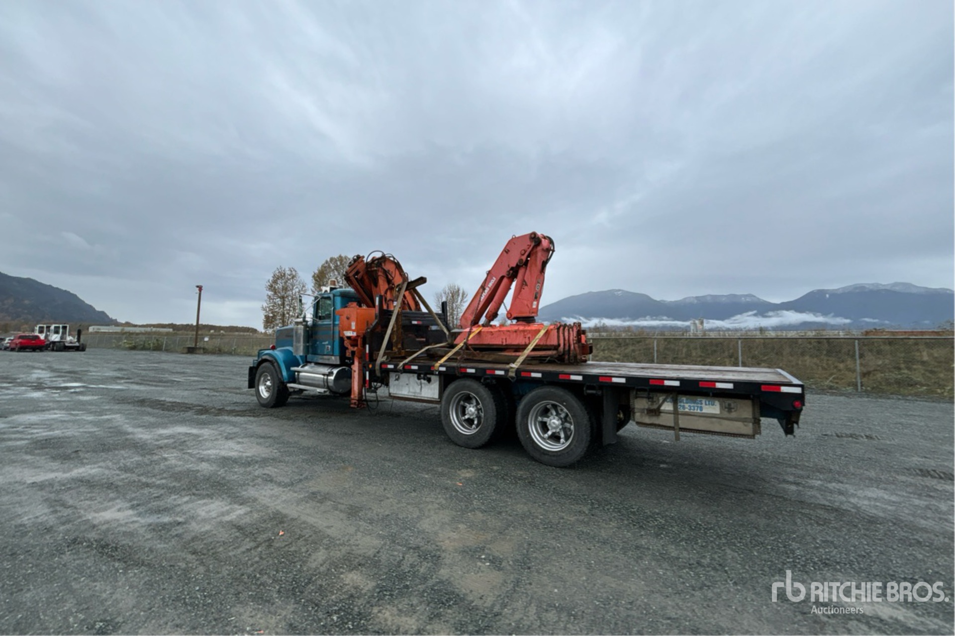 General Appearance with Bild, Ecke hinten links