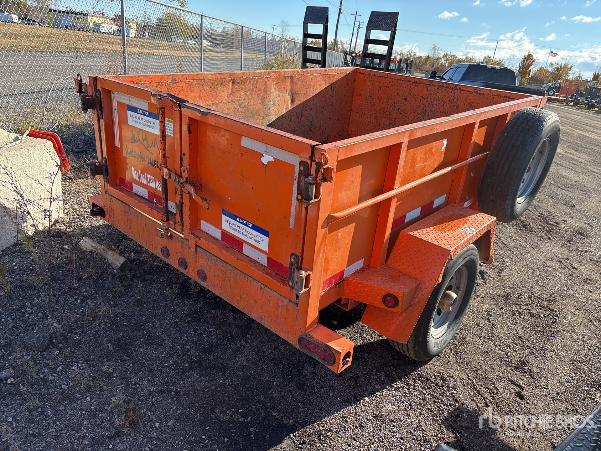 General Appearance with Picture, Right Rear Corner