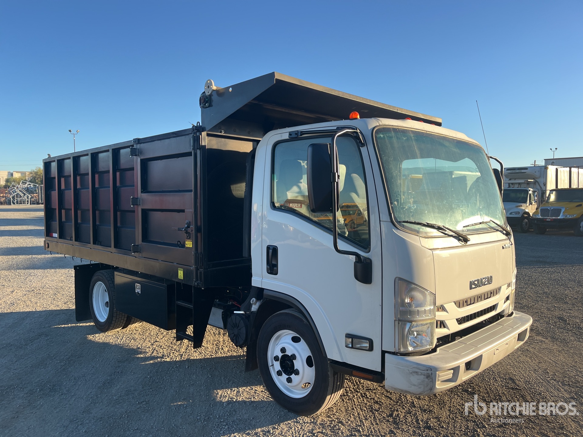 Aspect général with Image, coin avant droit
