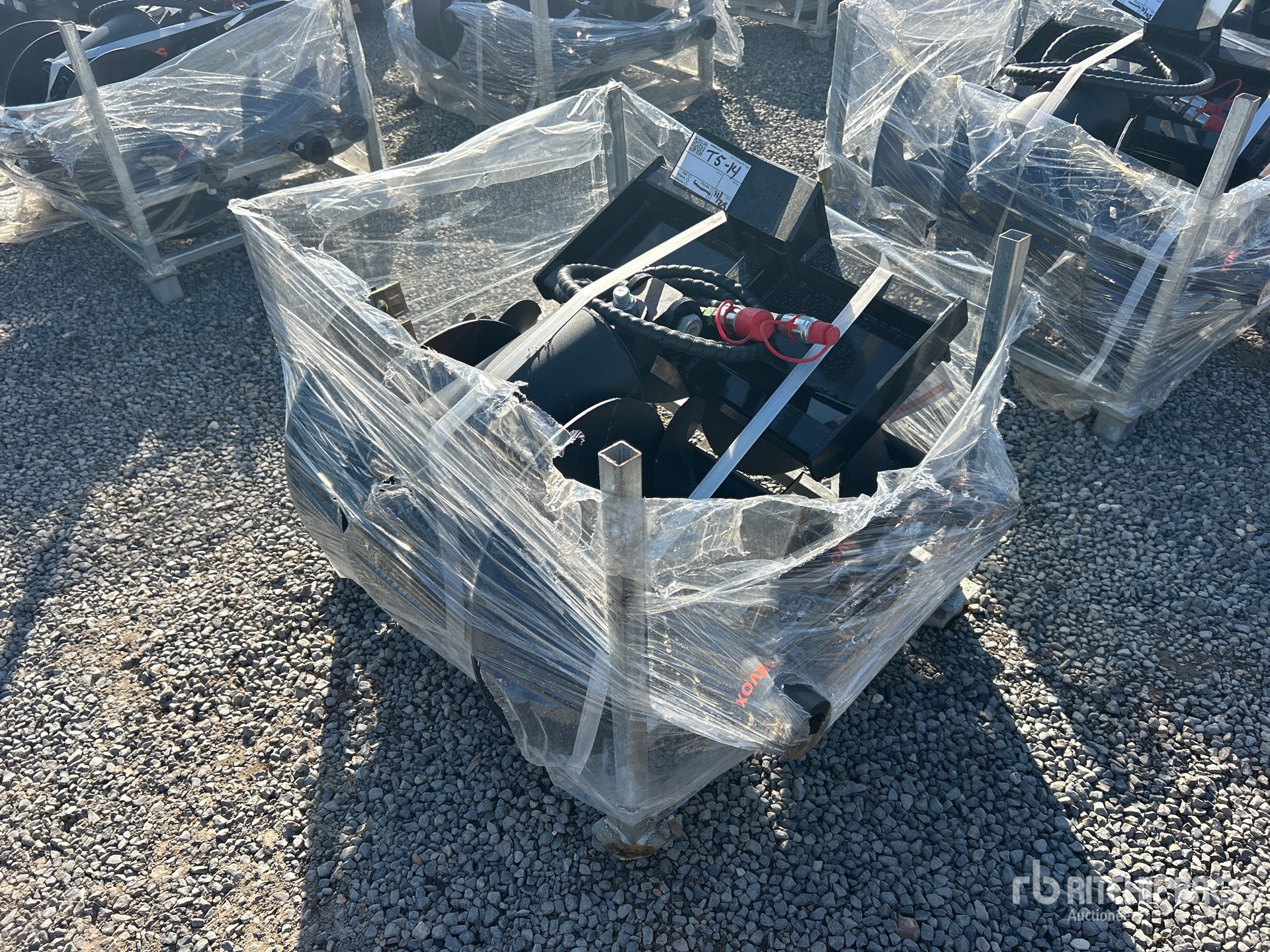 General Appearance with Bild, Ecke vorne links