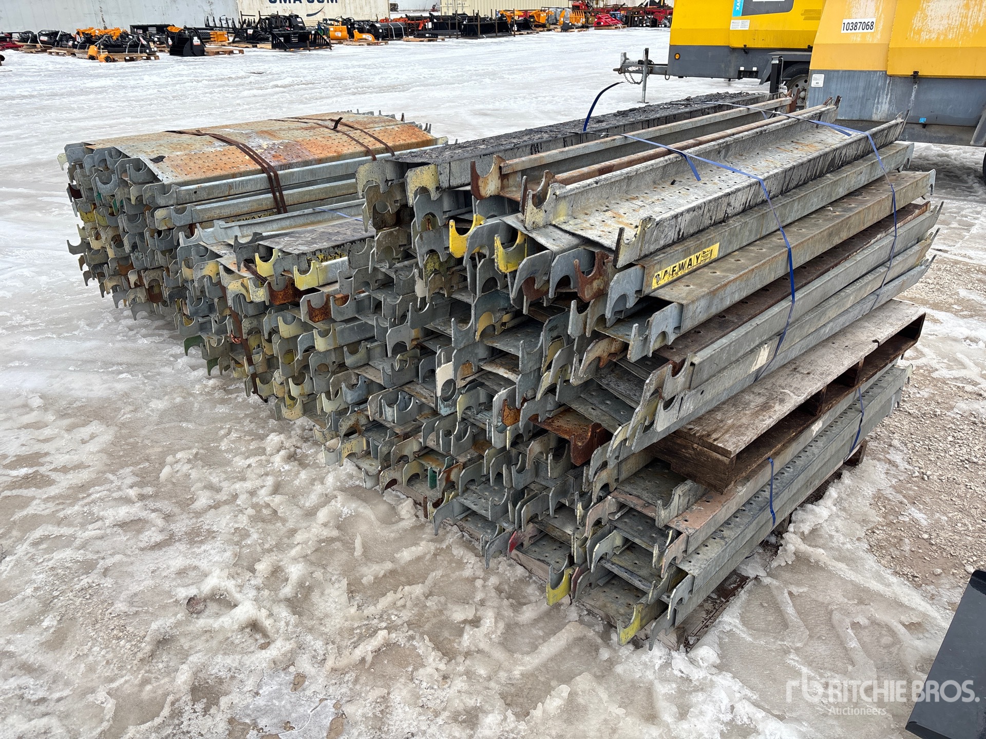 General Appearance with Bild, Ecke hinten links