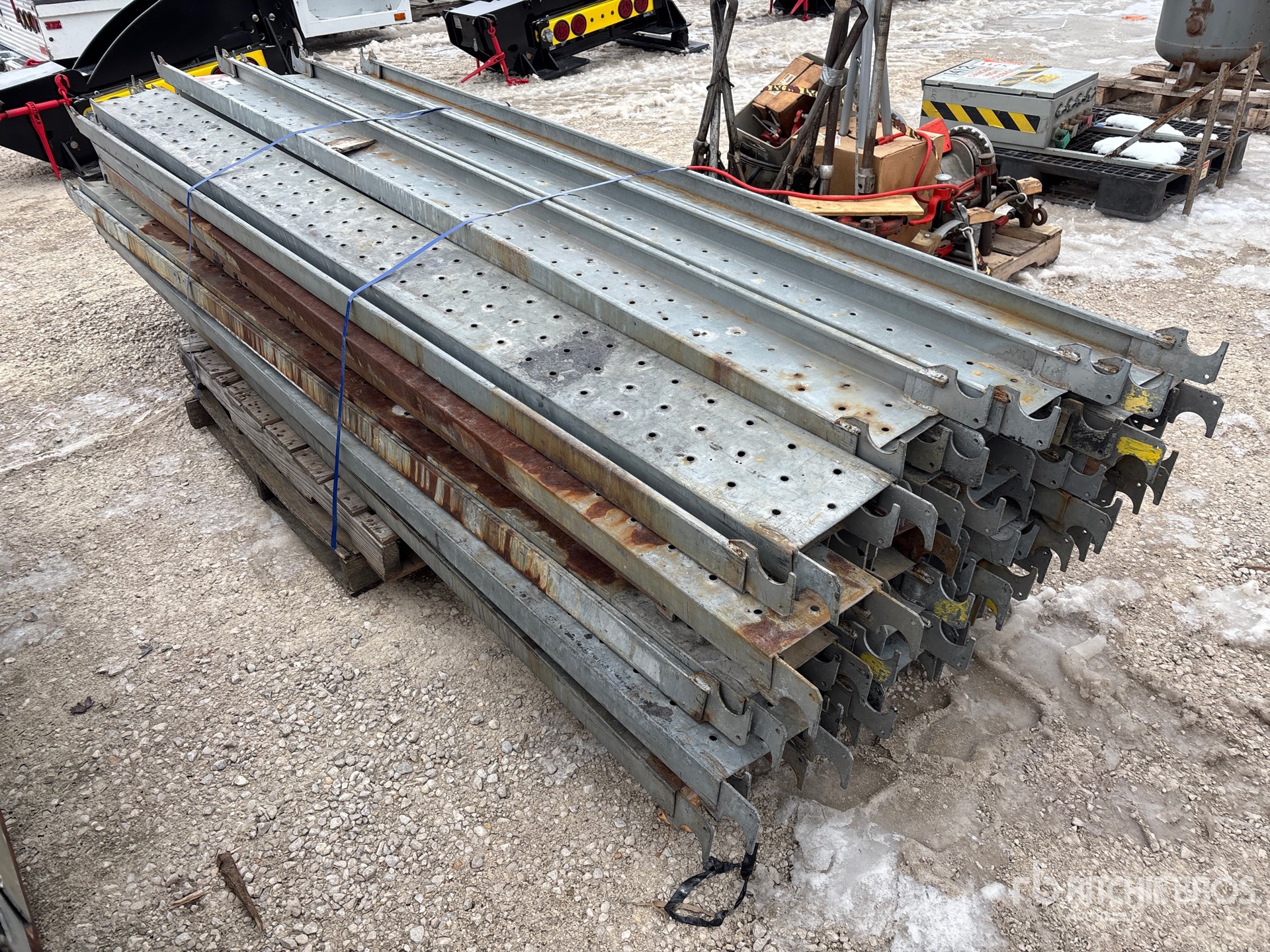 General Appearance with Bild, Ecke hinten links