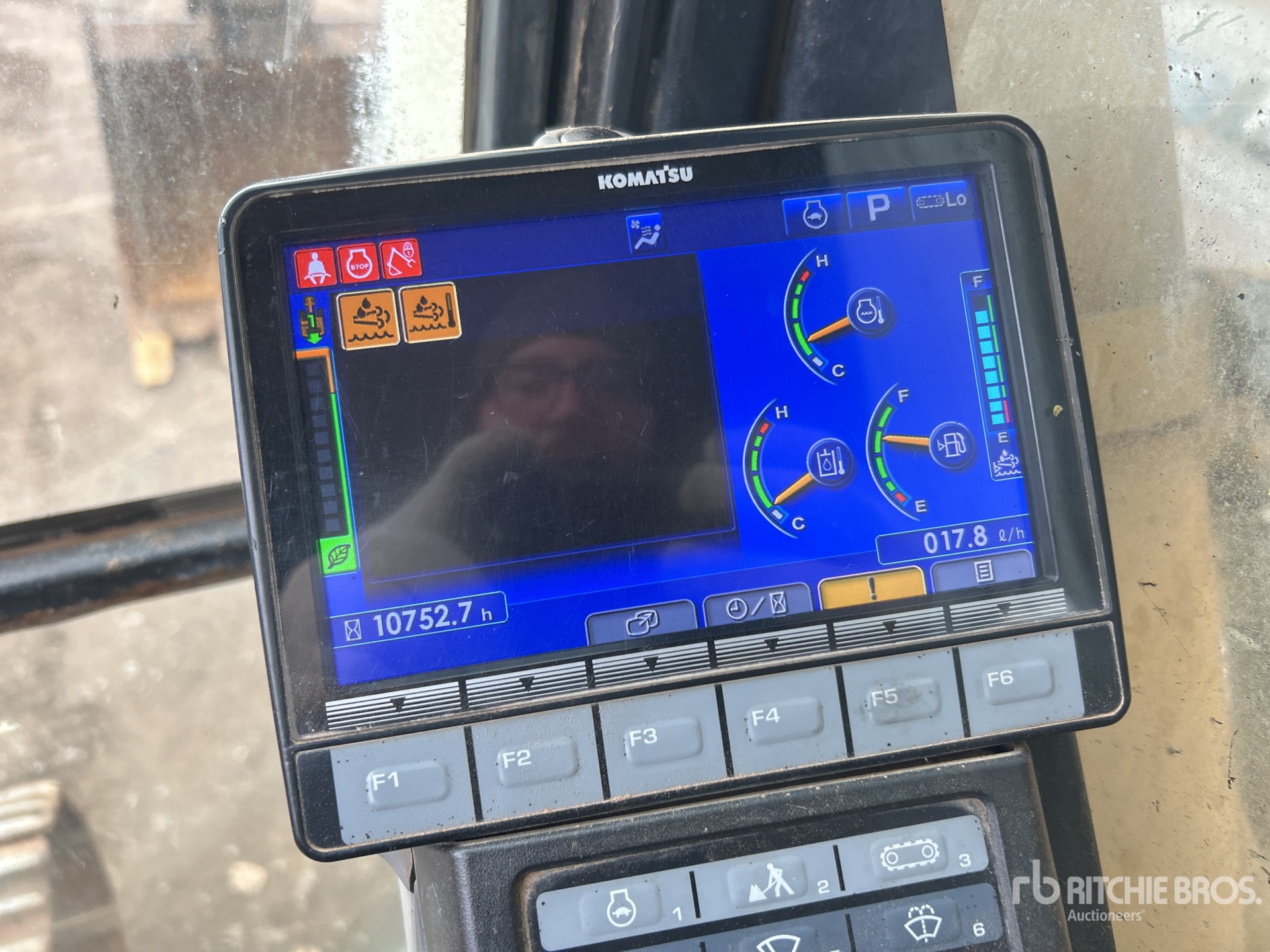 General Appearance with Hour Meter / Odometer