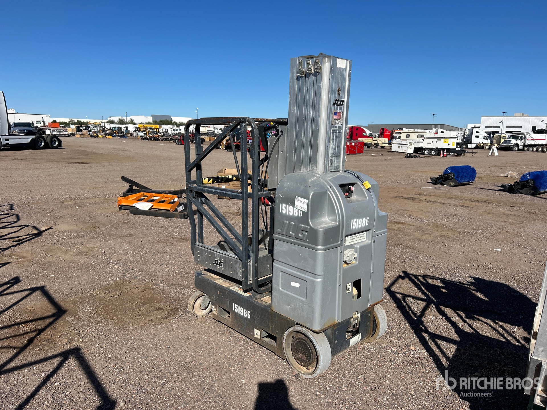 General Appearance with Picture, Right Front Corner